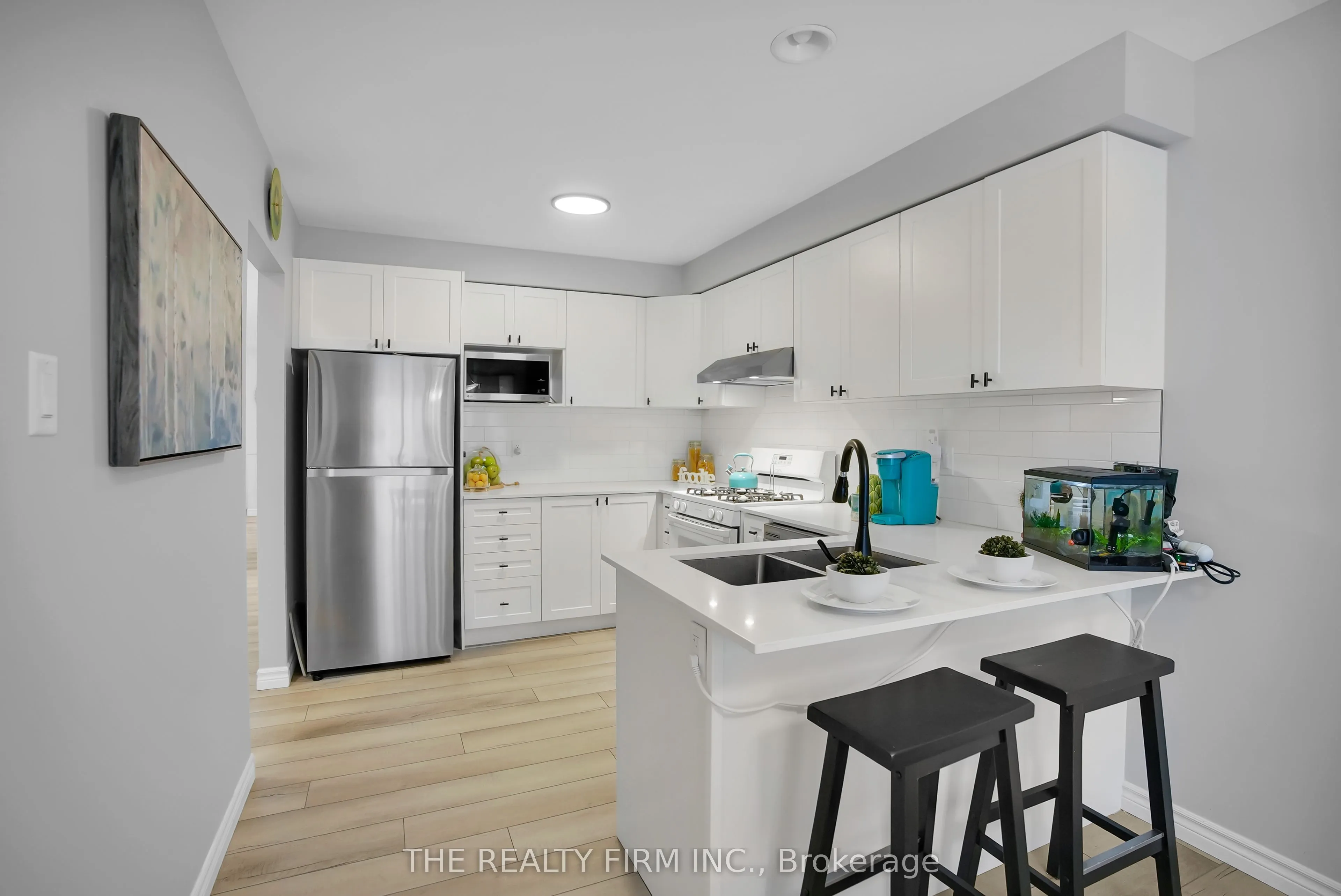 601 Grenfell Drive, #16