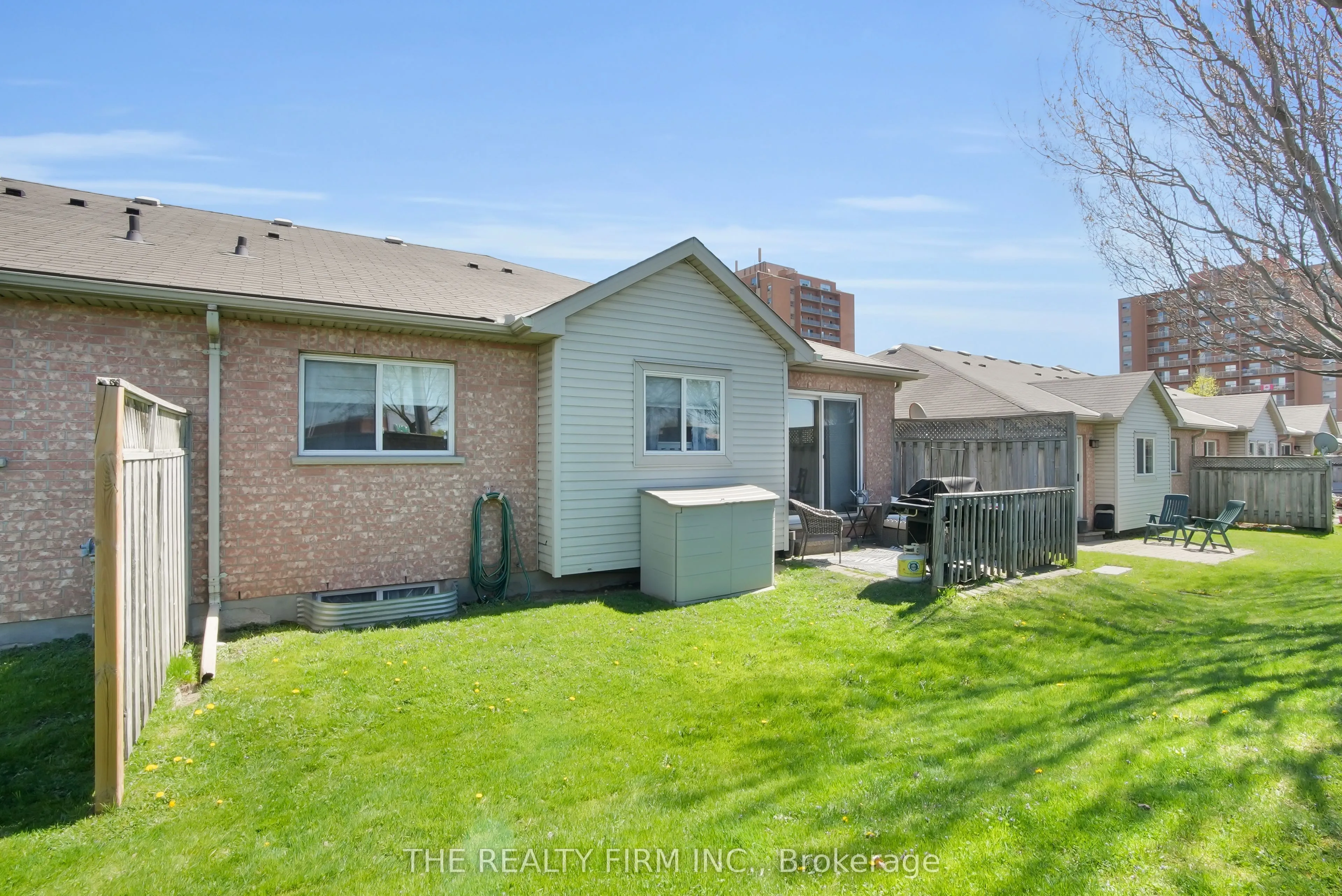601 Grenfell Drive, #16
