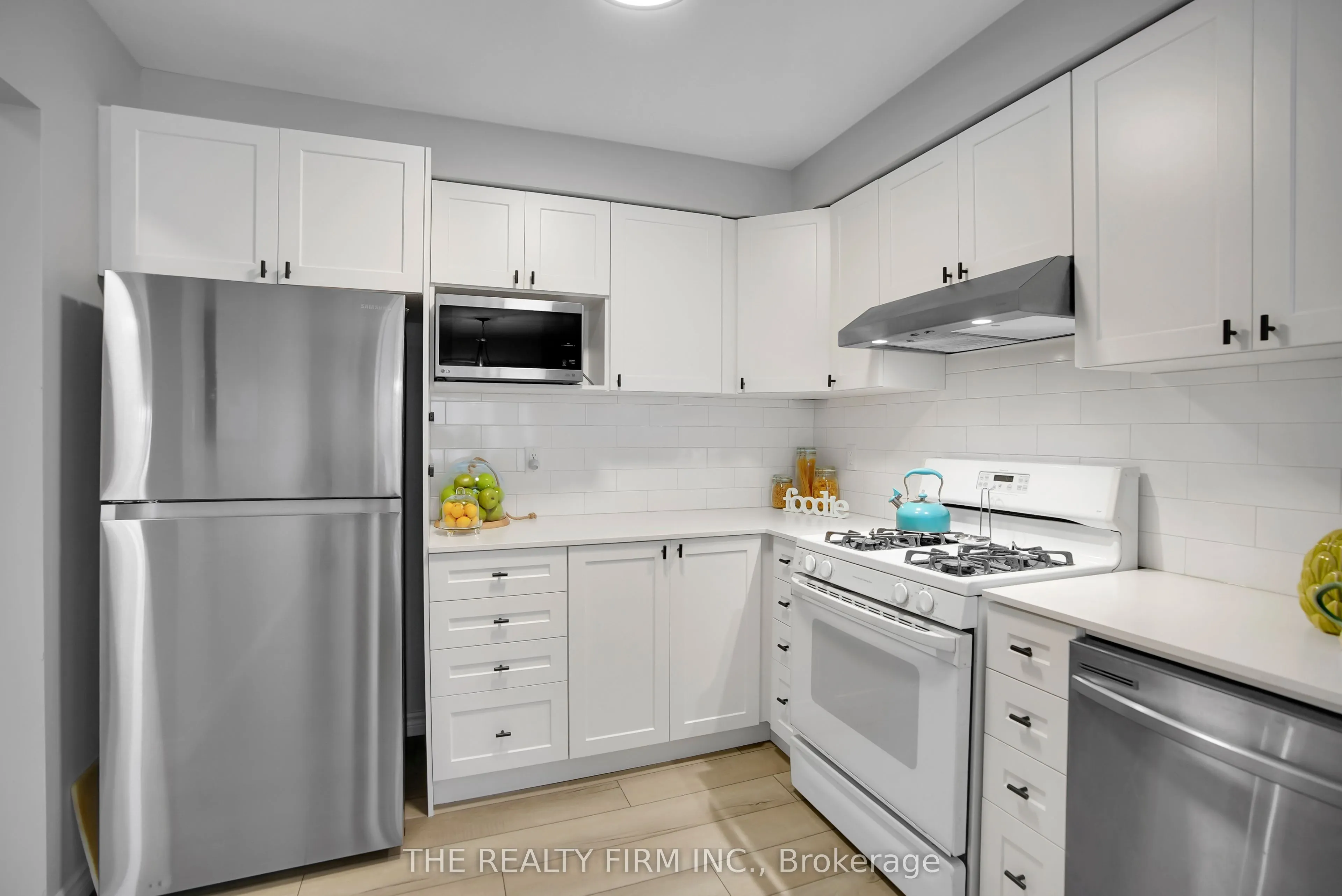 601 Grenfell Drive, #16
