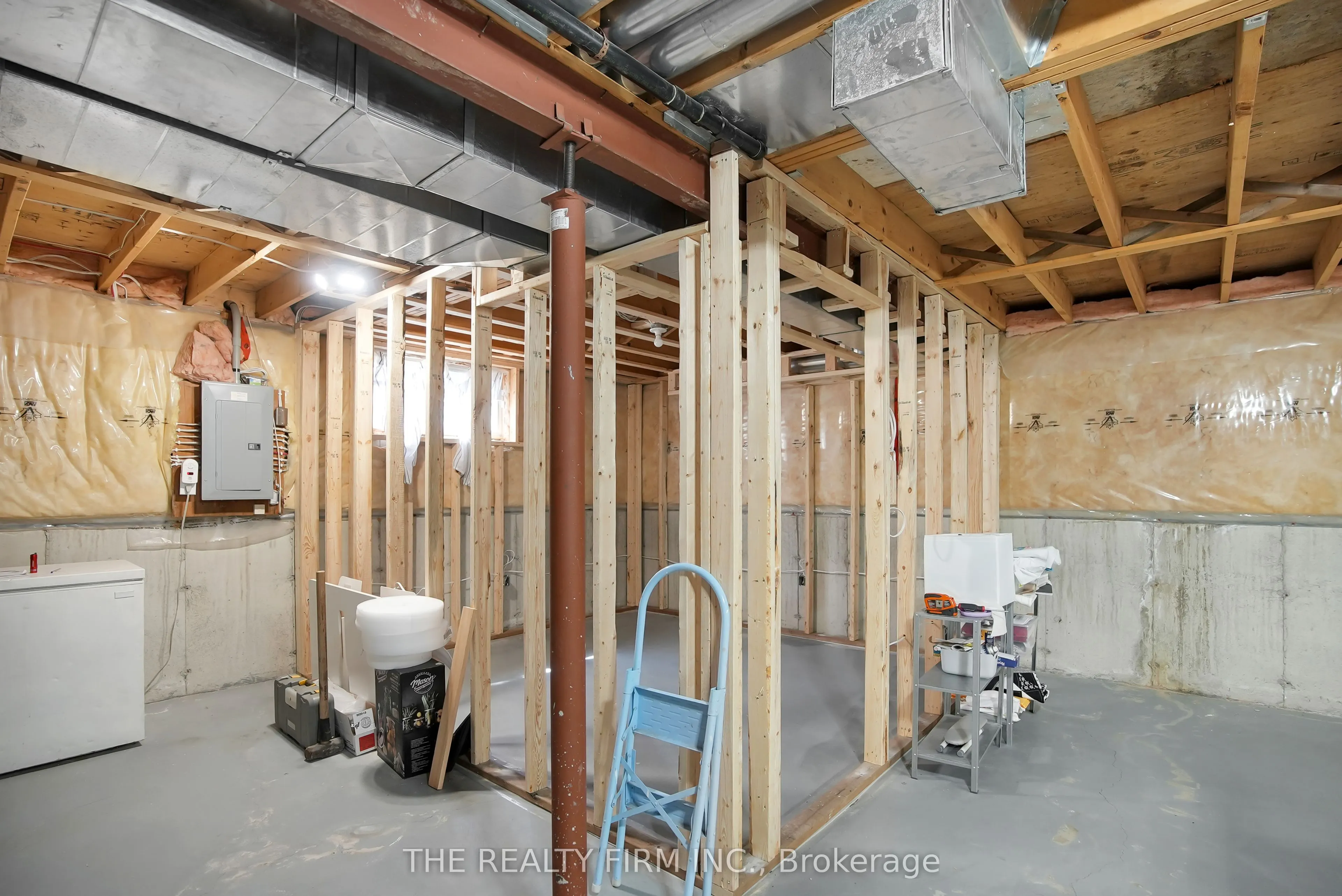 601 Grenfell Drive, #16