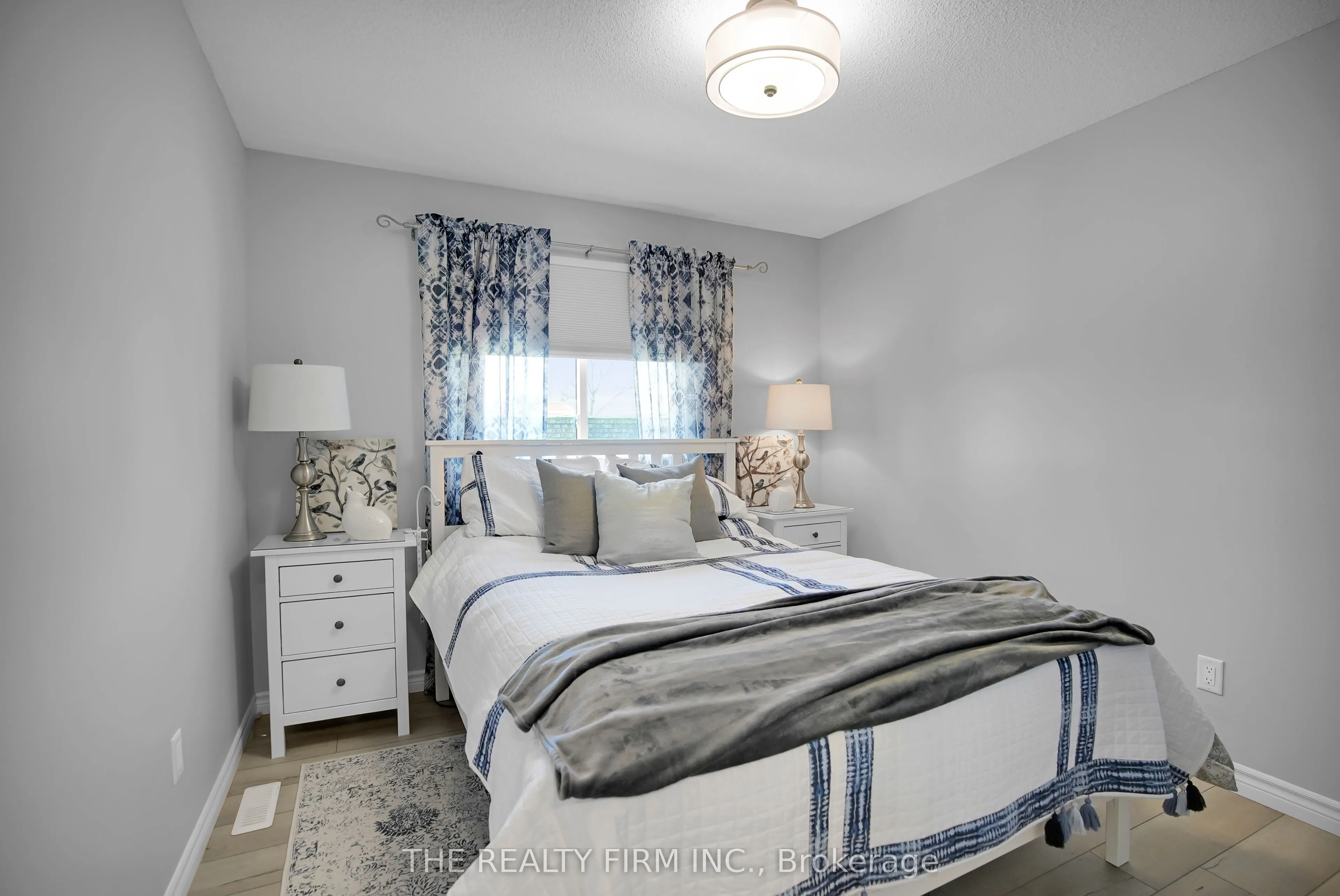 601 Grenfell Drive, #16