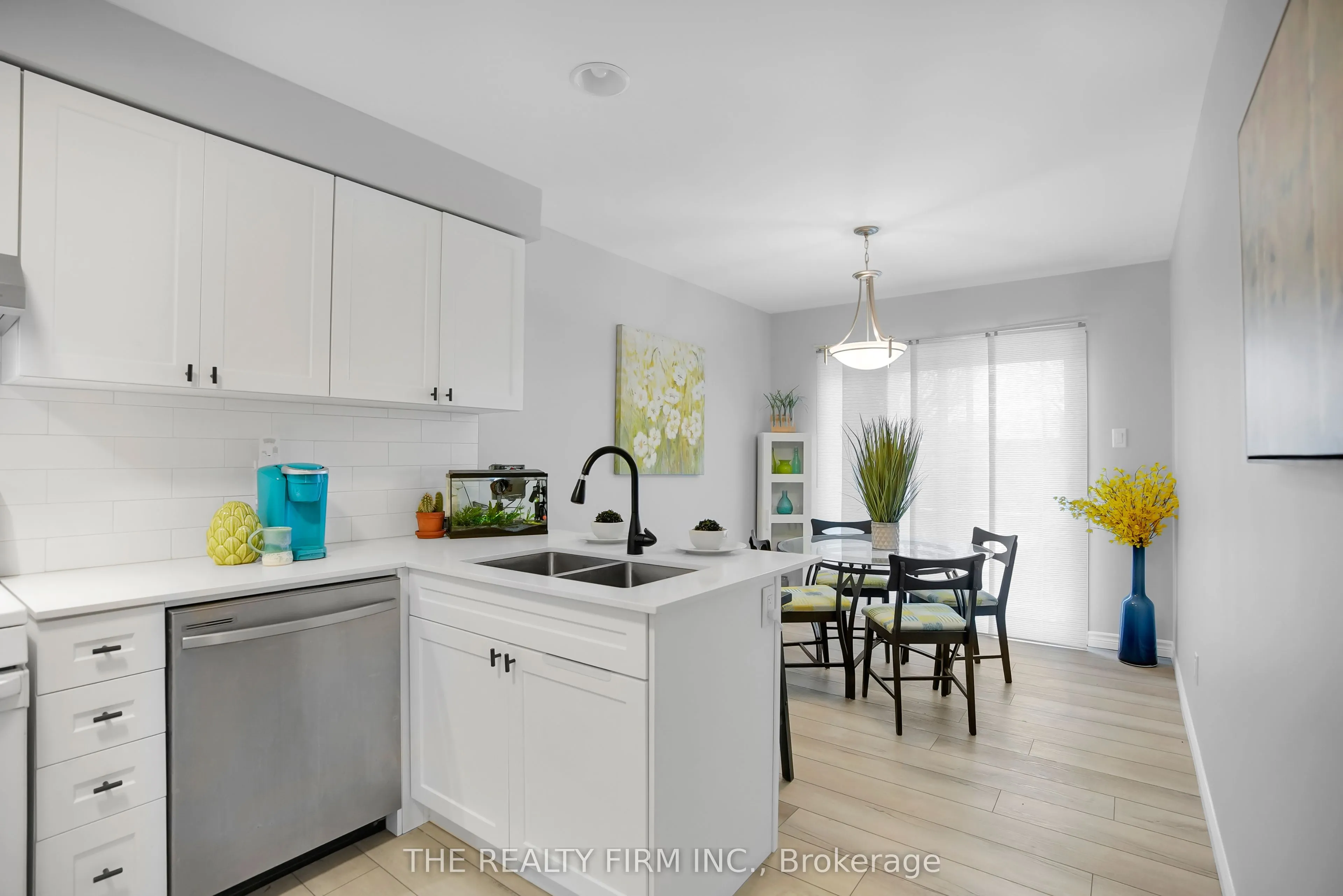 601 Grenfell Drive, #16