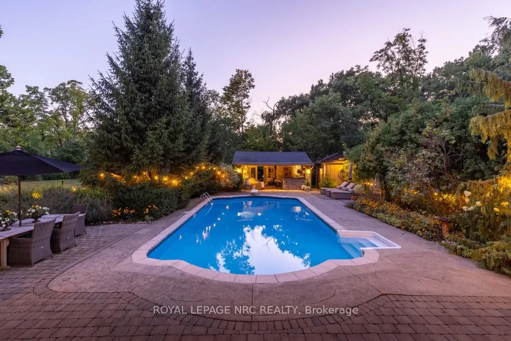 14 Woodington Crescent