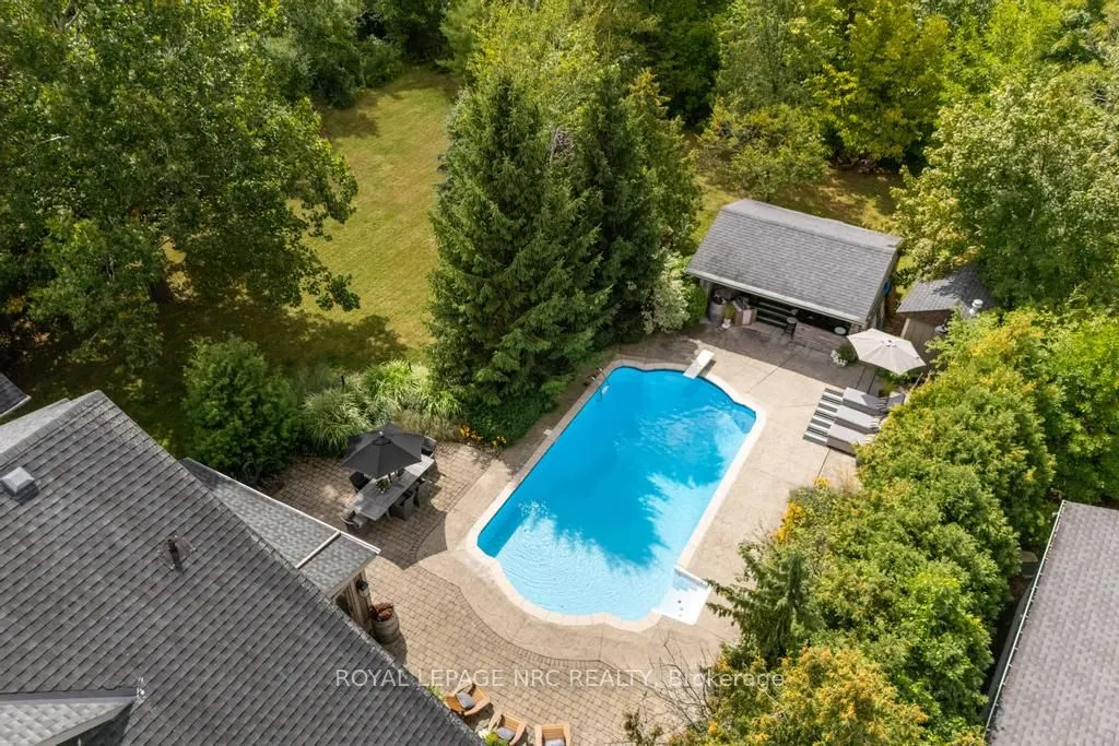 14 Woodington Crescent