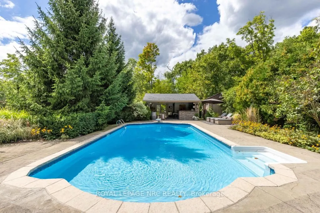 14 Woodington Crescent
