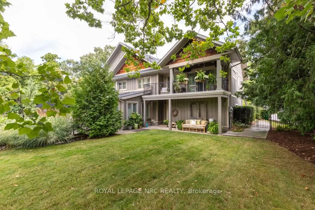 14 Woodington Crescent
