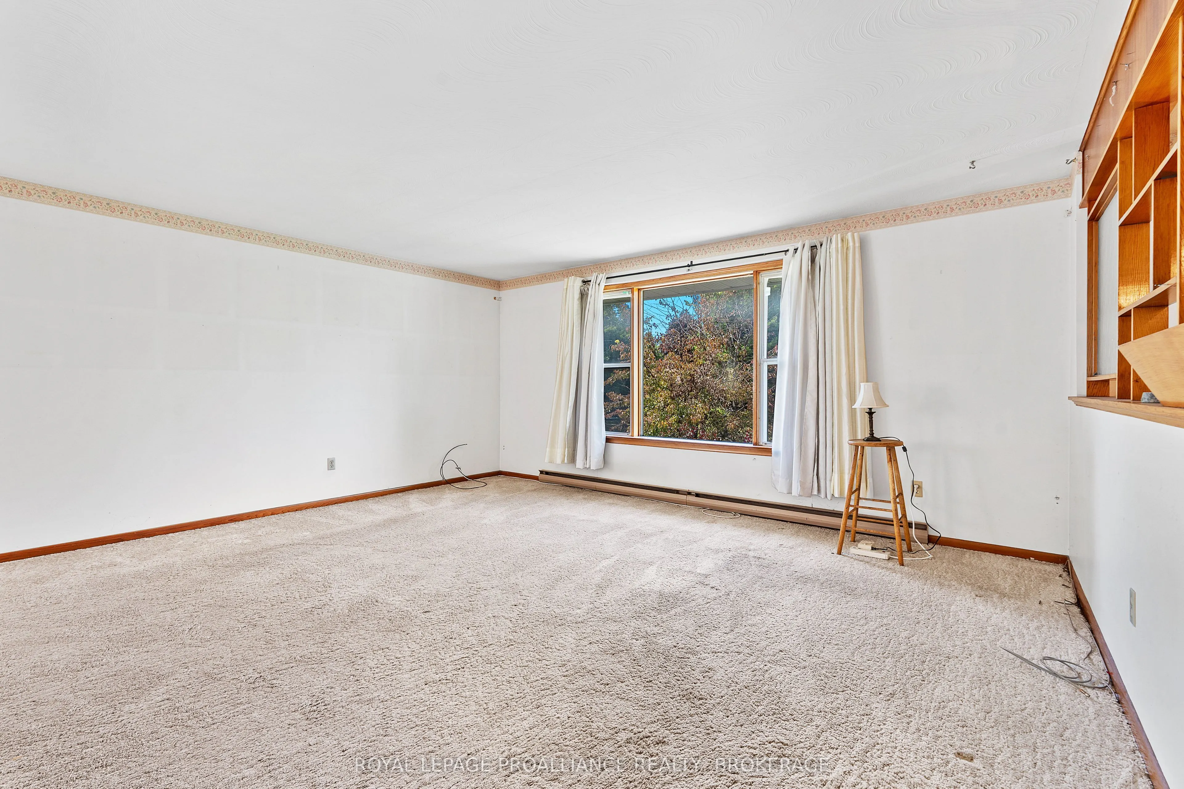 327 Avenue Road