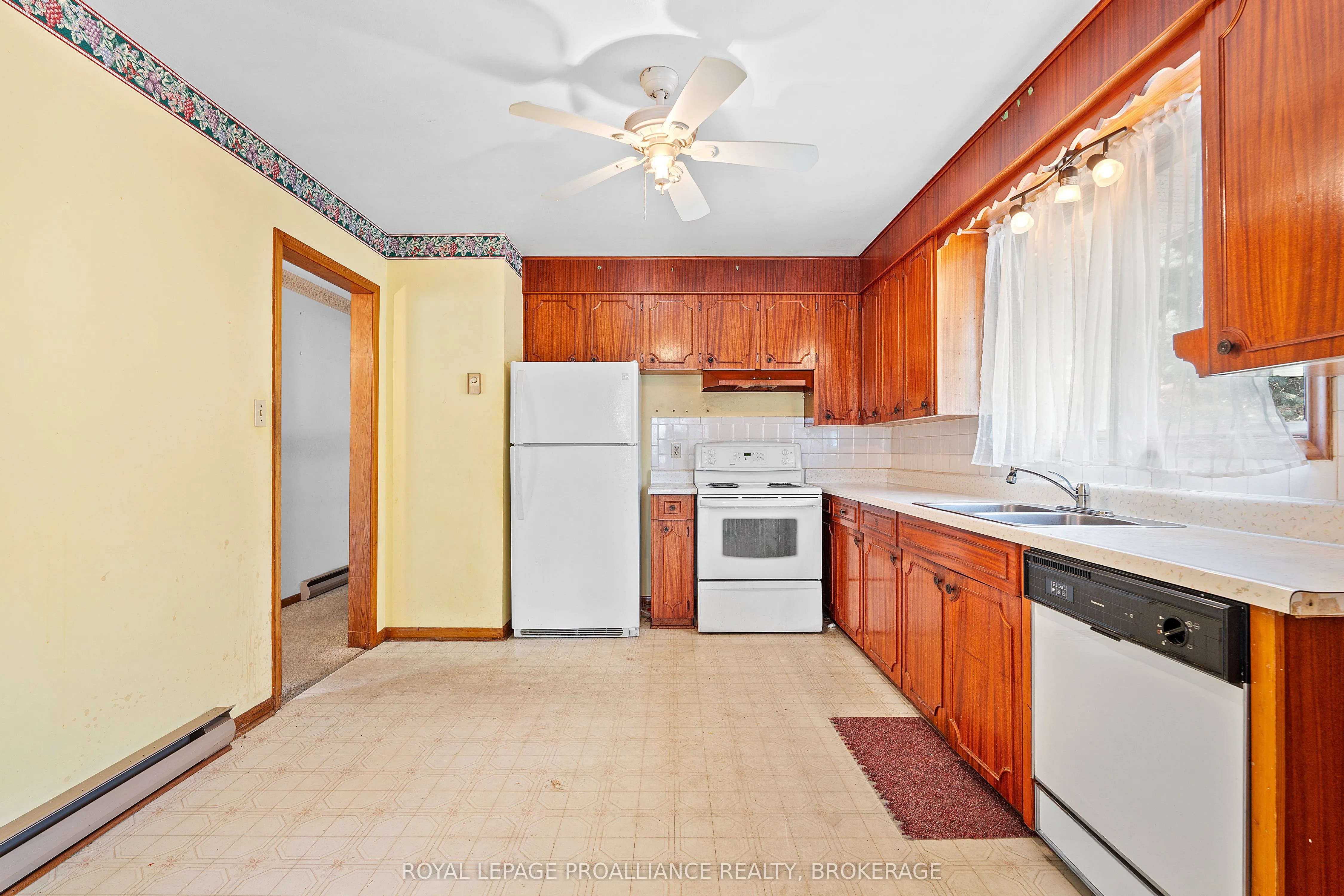 327 Avenue Road