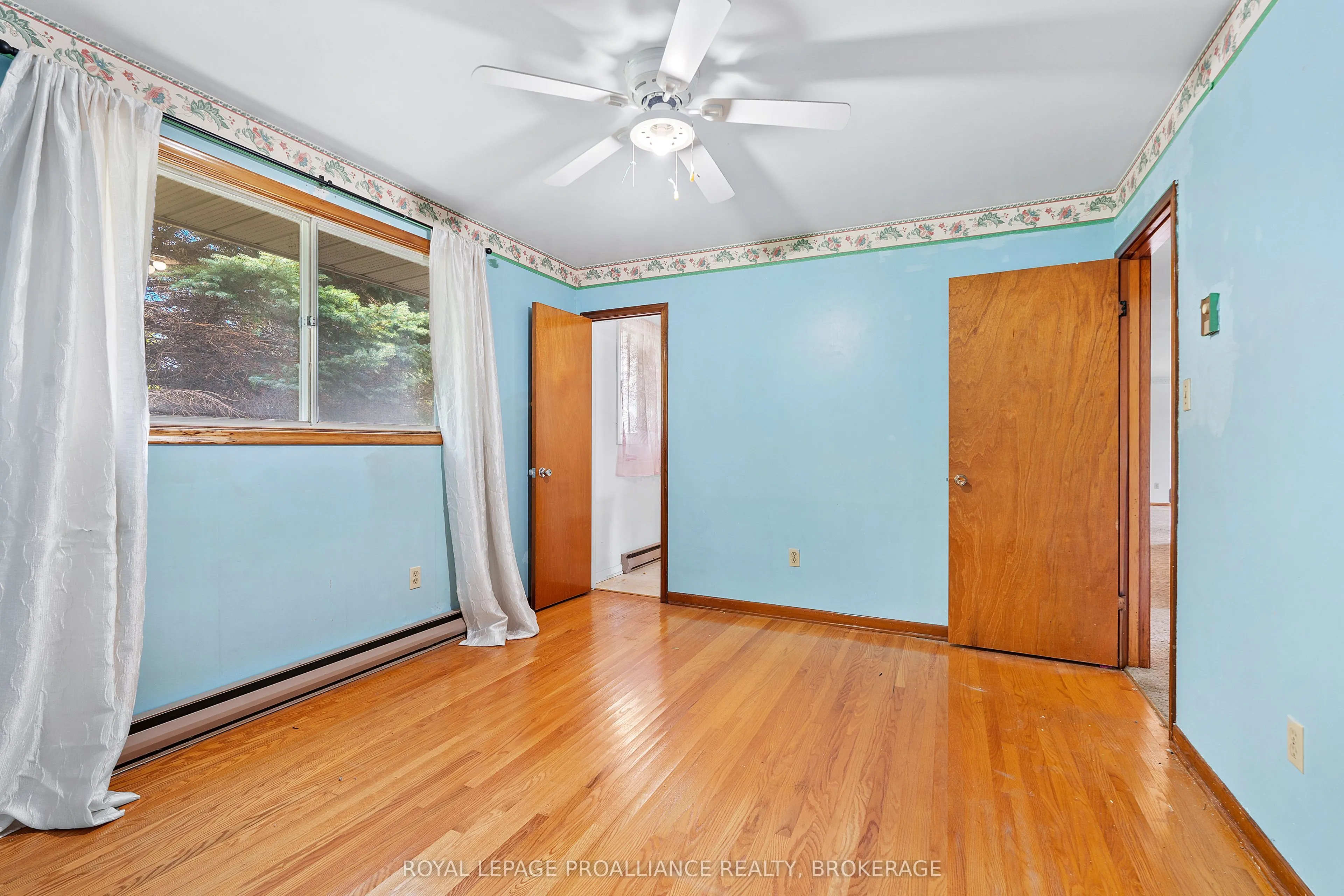 327 Avenue Road