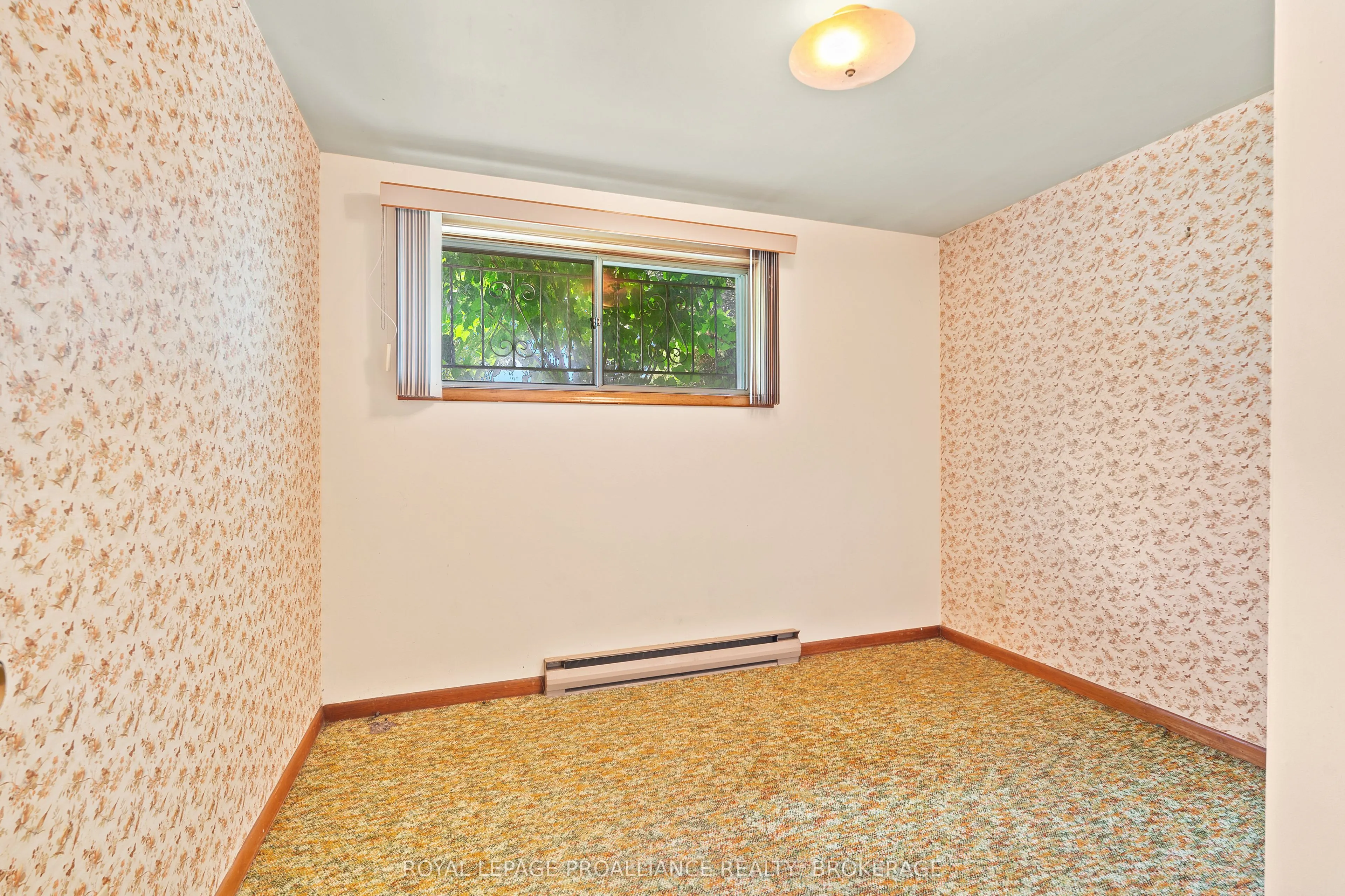 327 Avenue Road