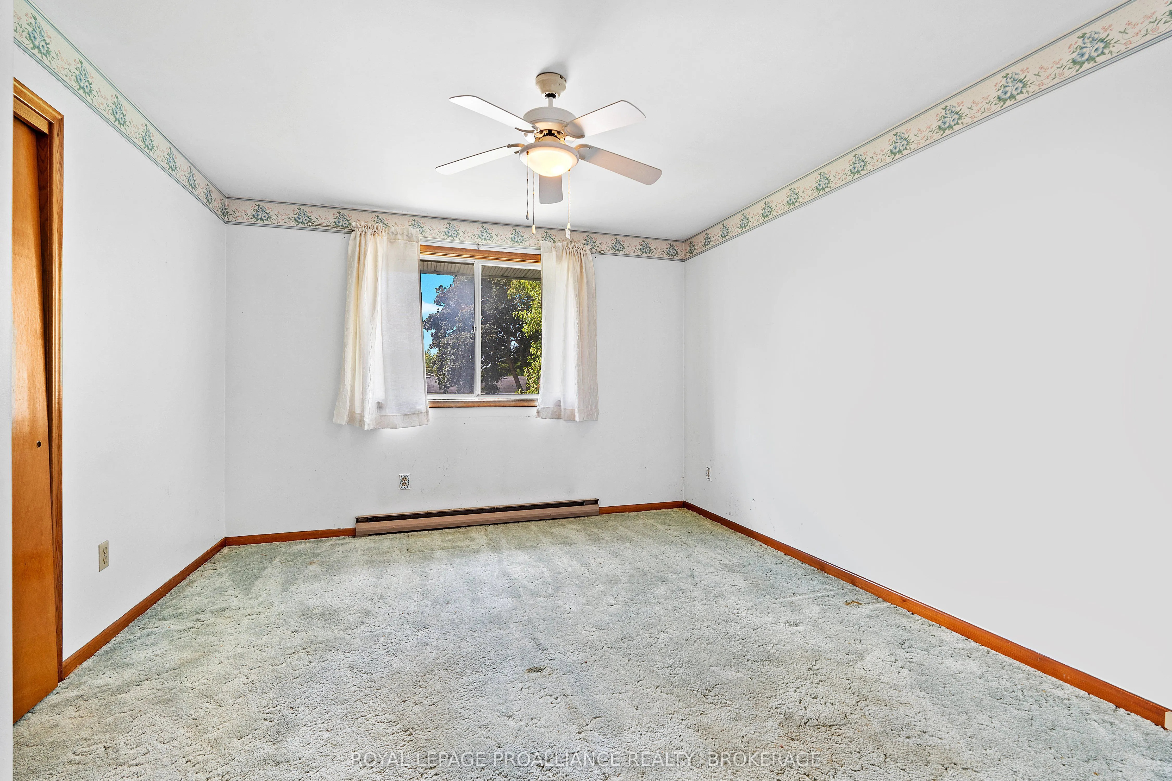 327 Avenue Road