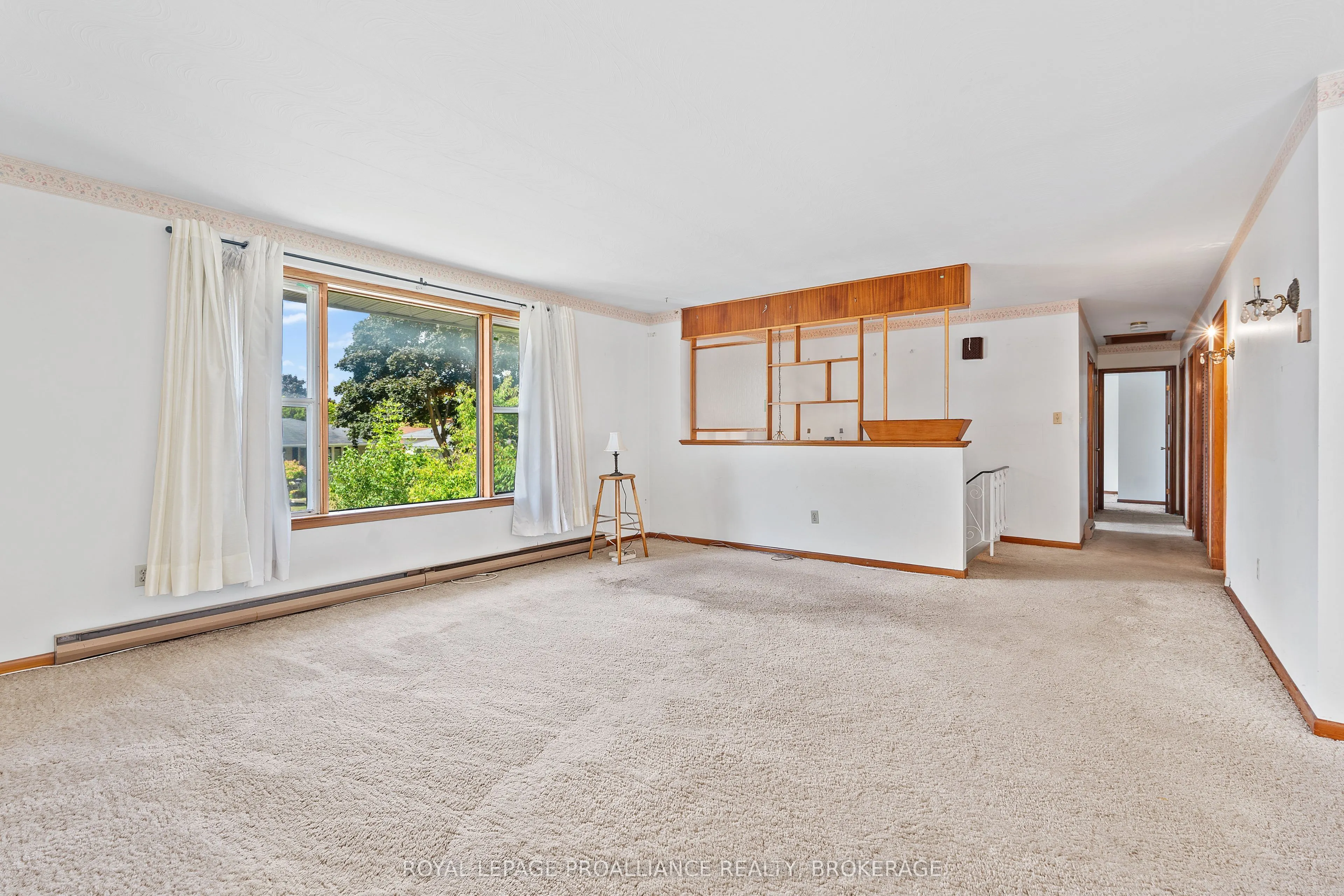 327 Avenue Road