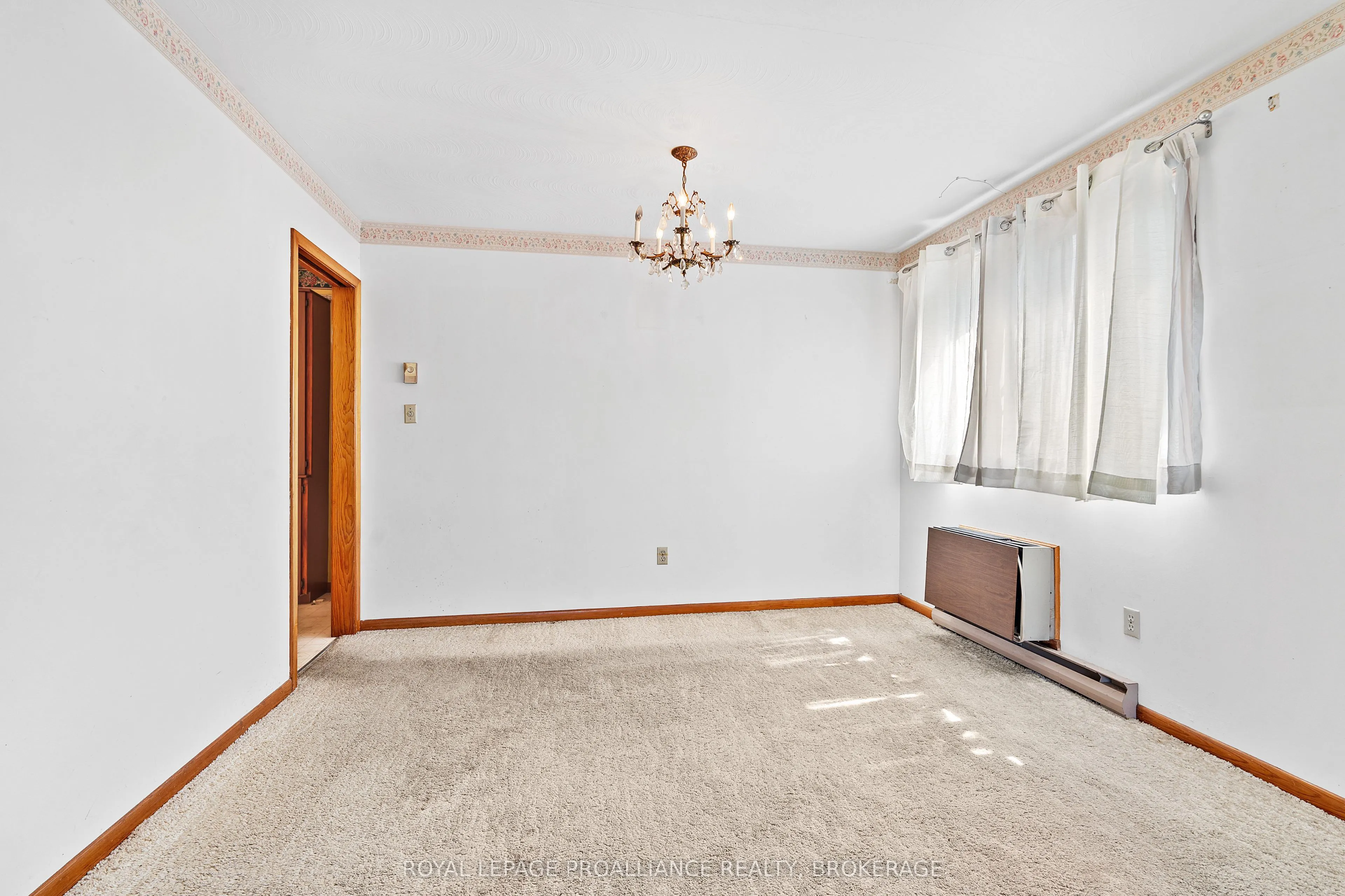 327 Avenue Road