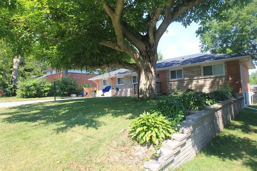 133 Deer Park Circle W