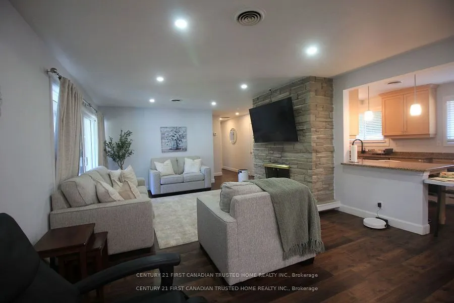 133 Deer Park Circle W