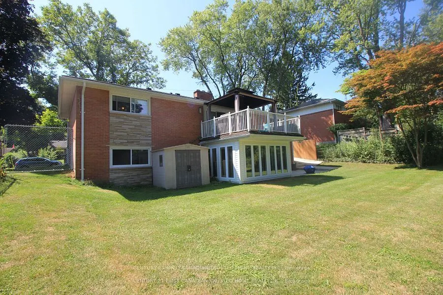 133 Deer Park Circle W