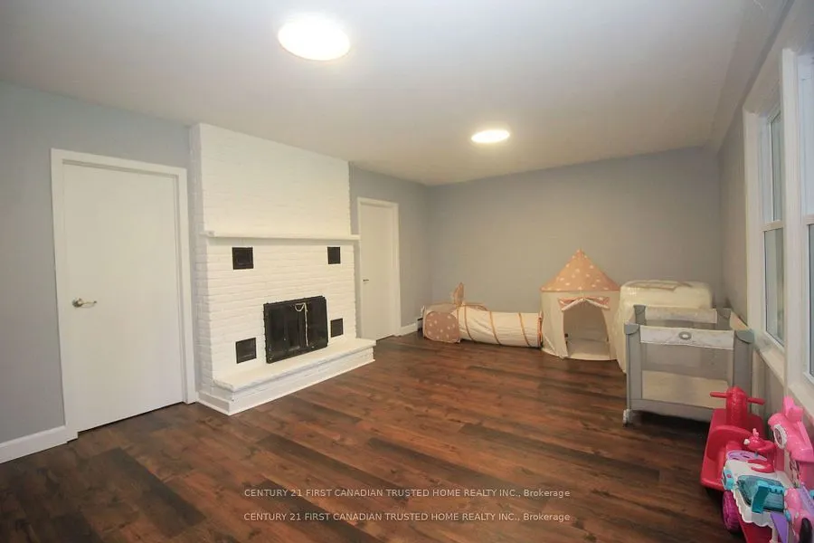 133 Deer Park Circle W