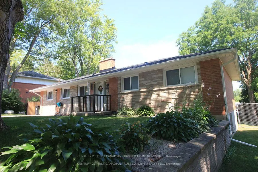 133 Deer Park Circle W
