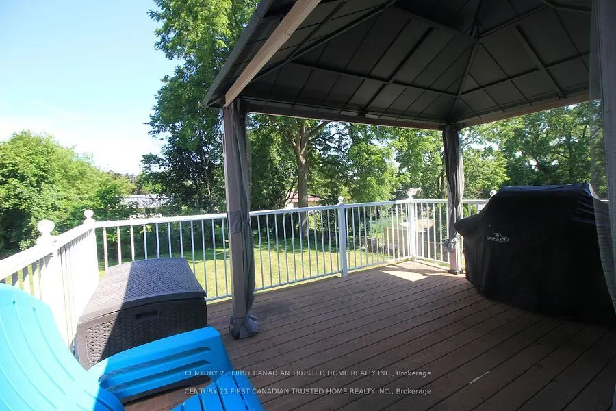 133 Deer Park Circle W