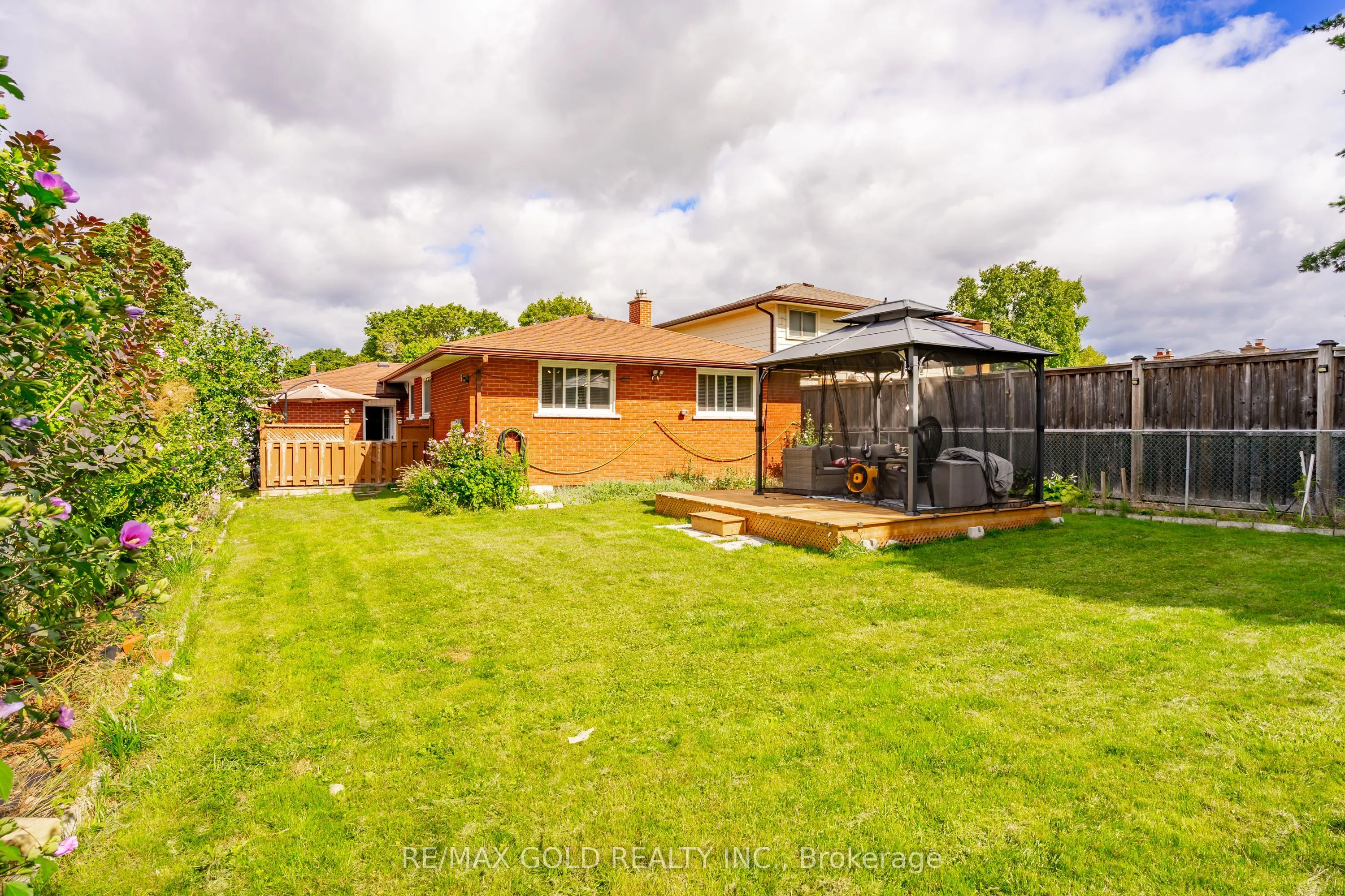 55 Ramblewood Way