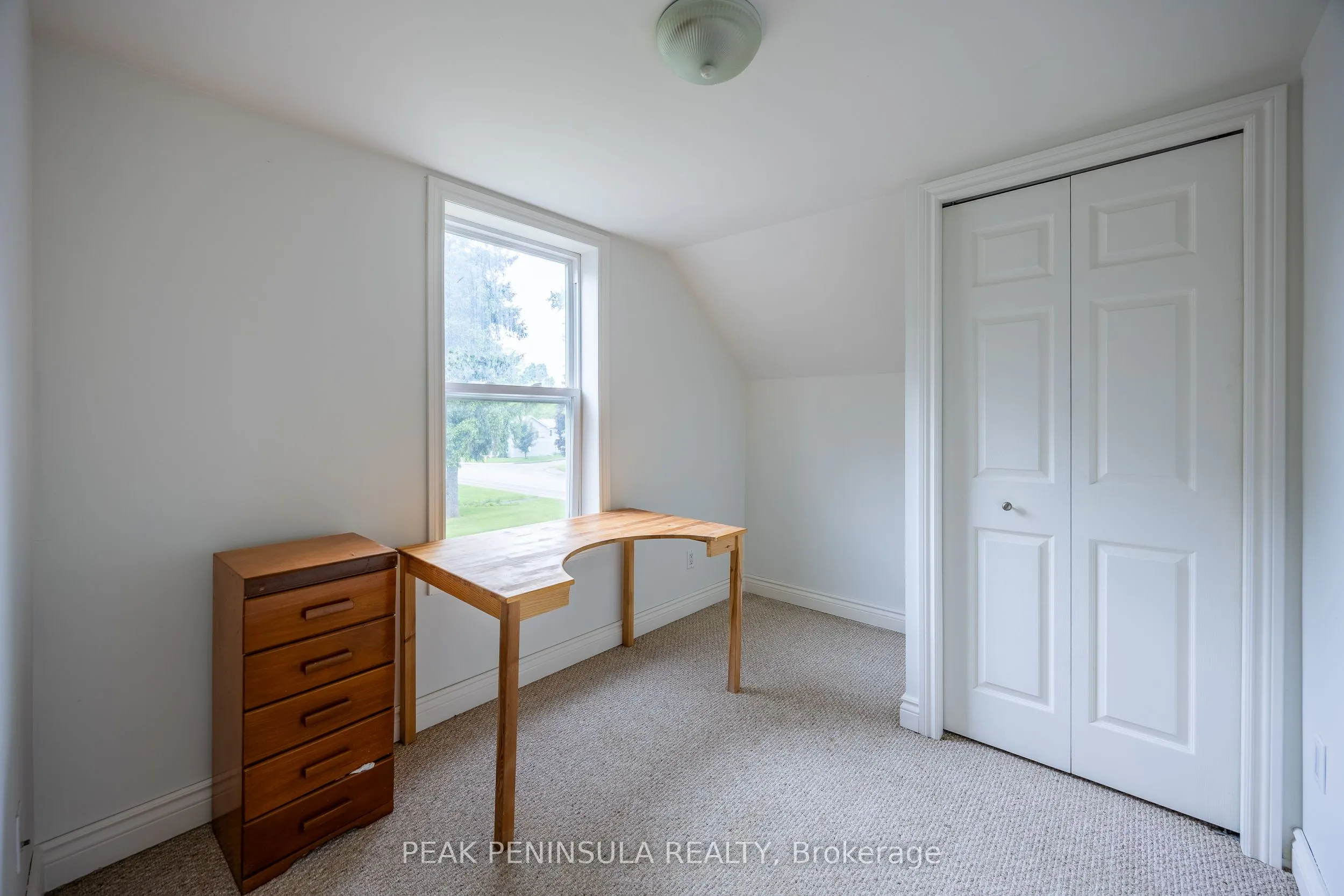 263 Main Street E