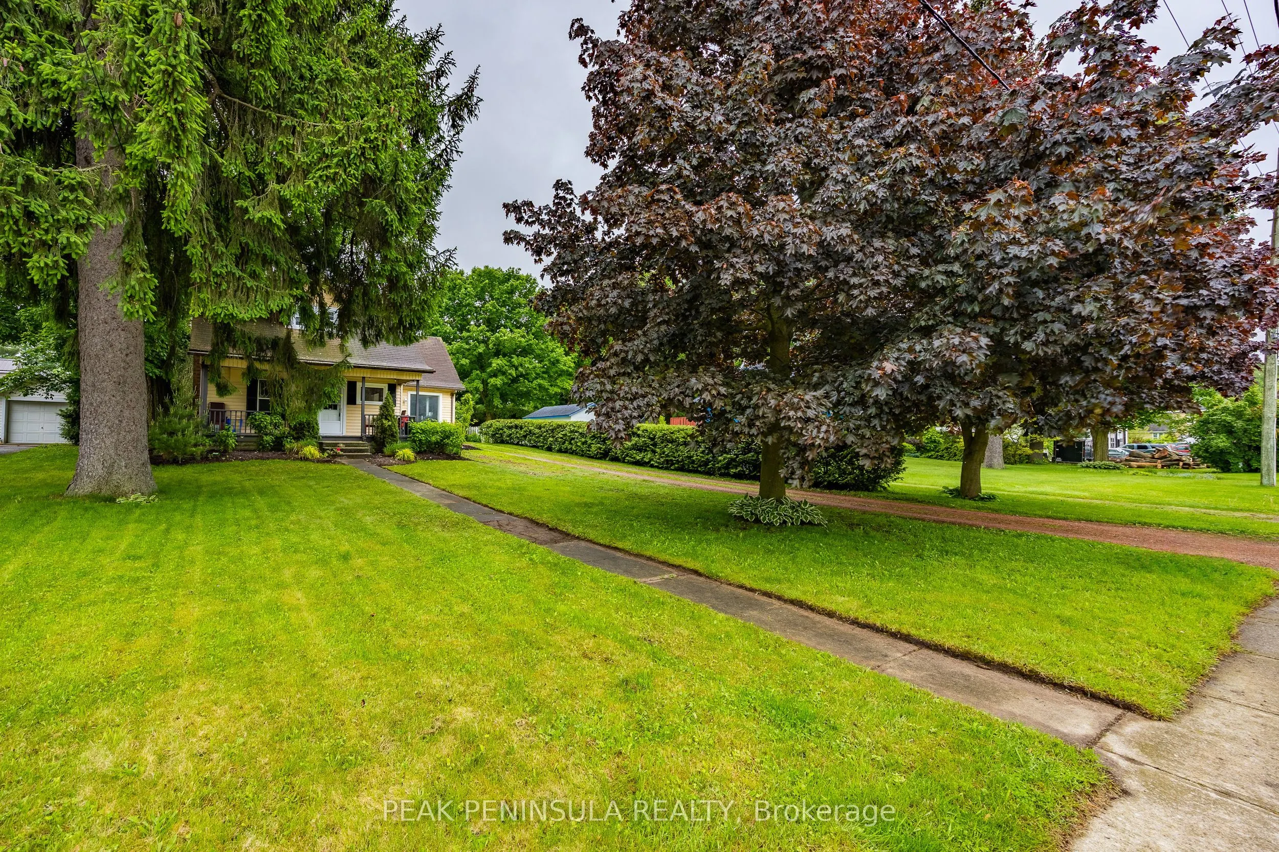 263 Main Street E