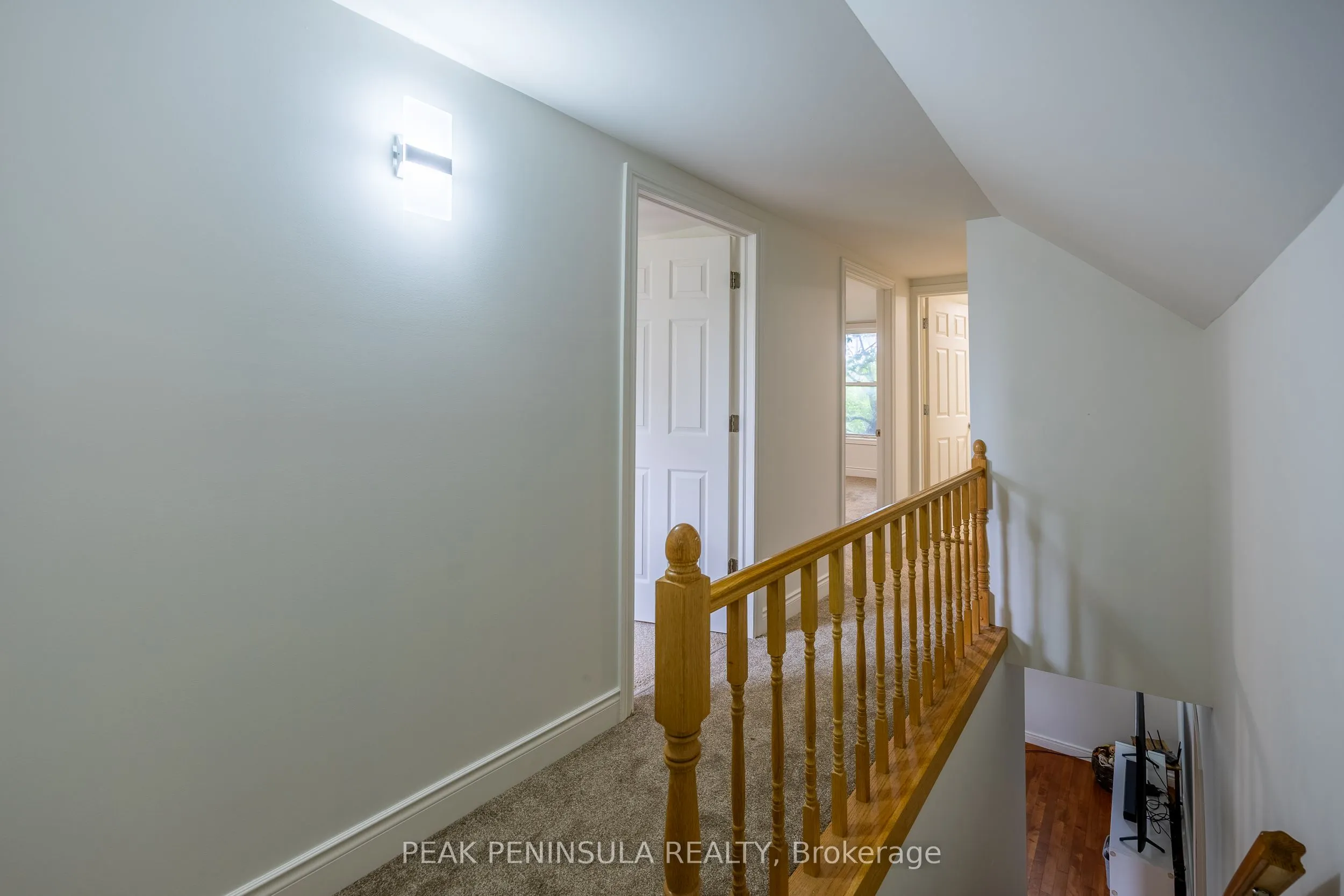 263 Main Street E