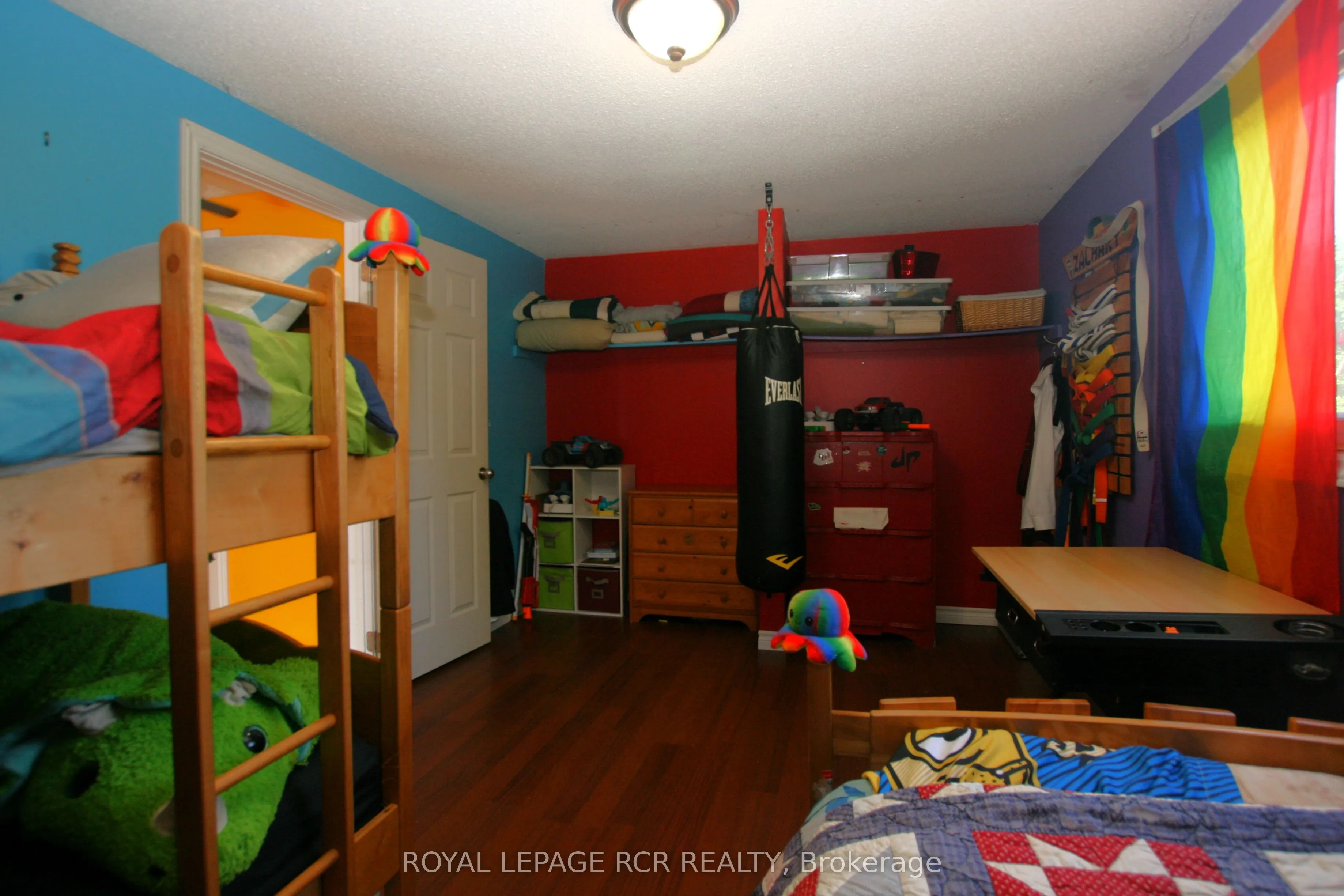 516 Pineview Gardens