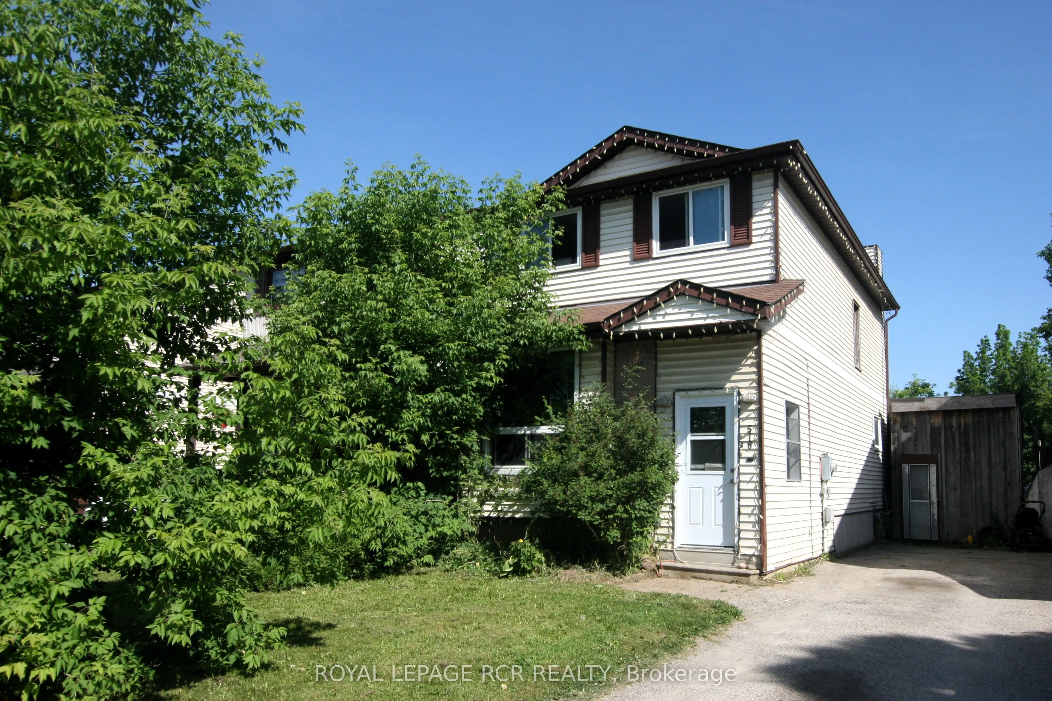 516 Pineview Gardens