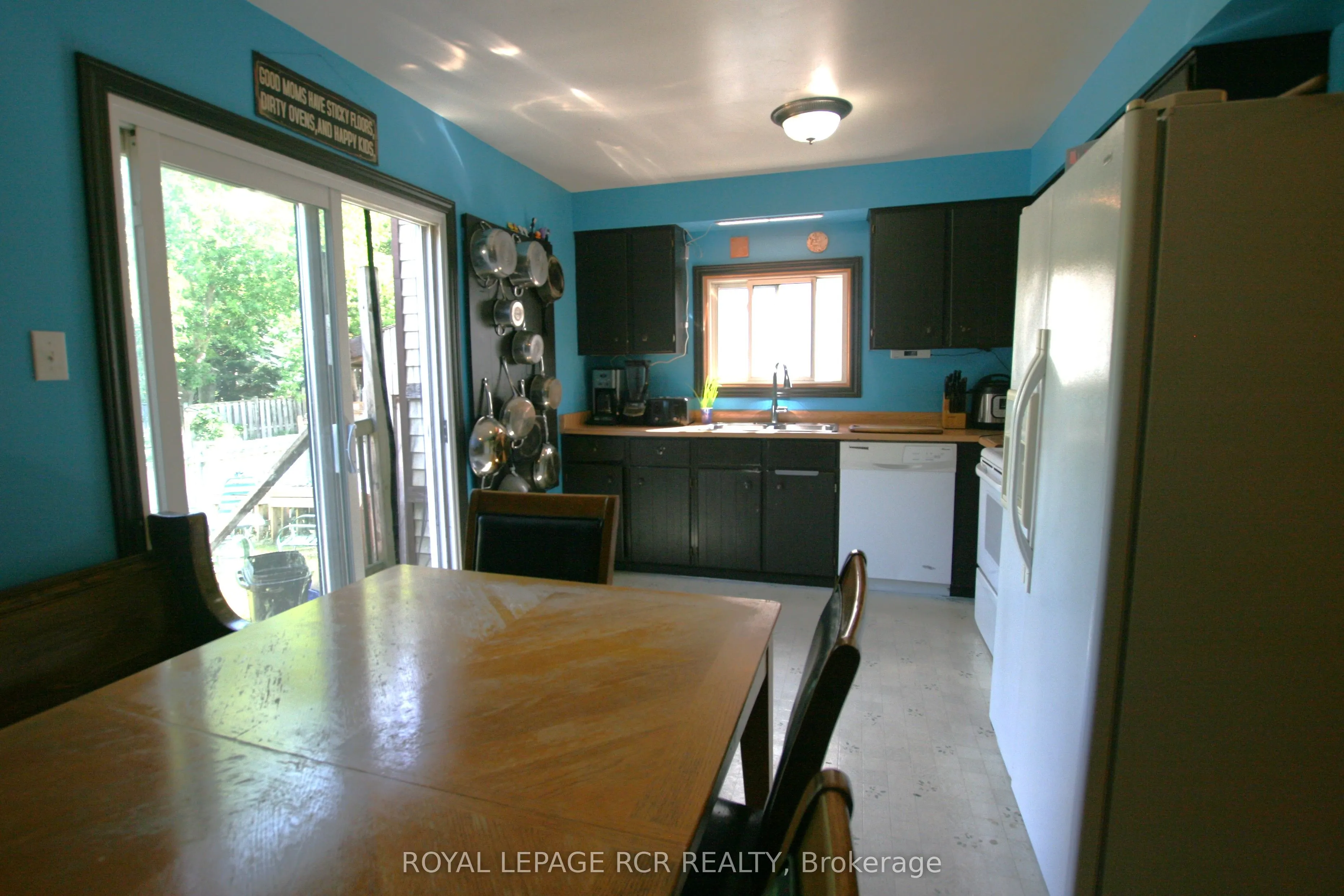516 Pineview Gardens
