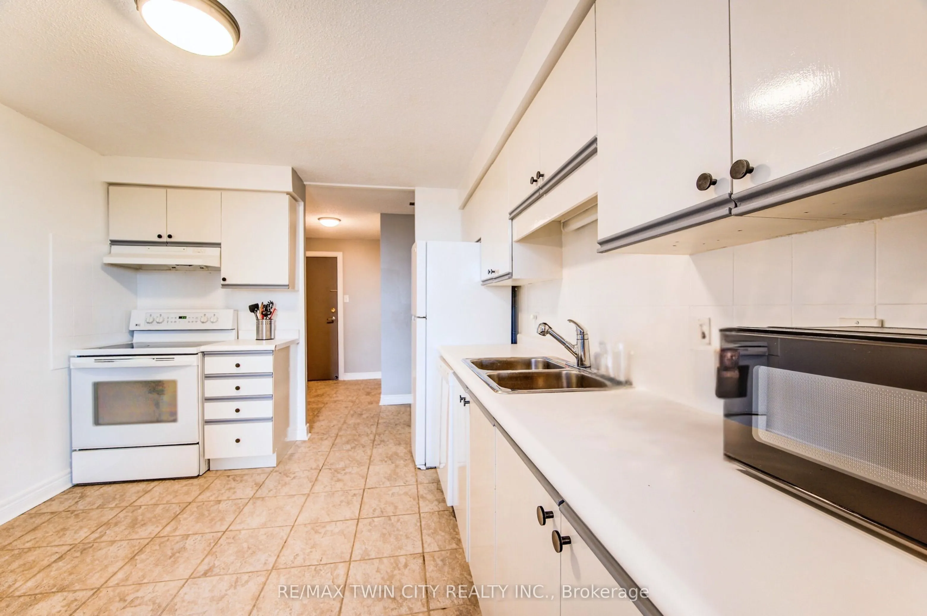 35 Green Valley Drive, #1605