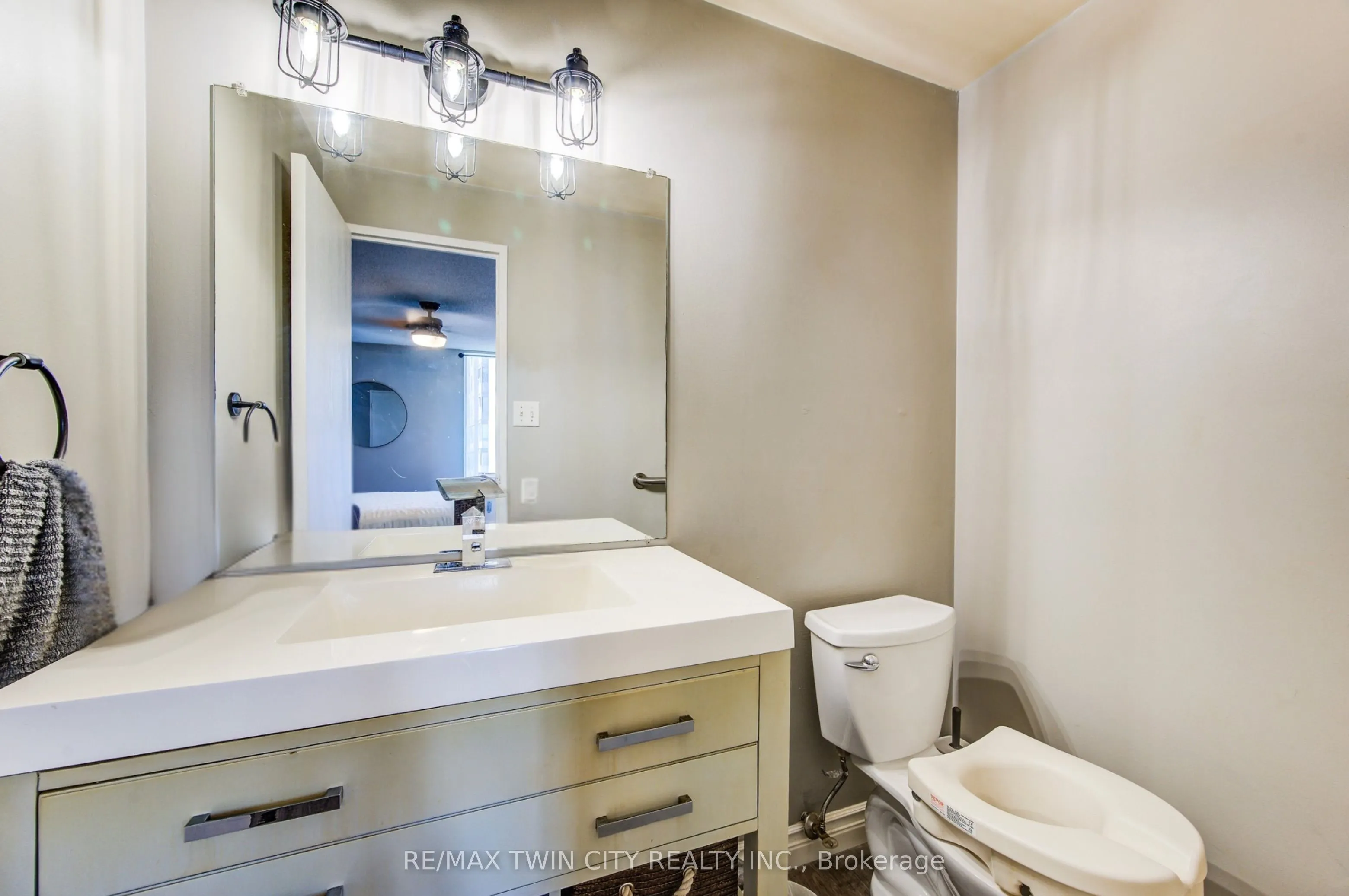35 Green Valley Drive, #1605