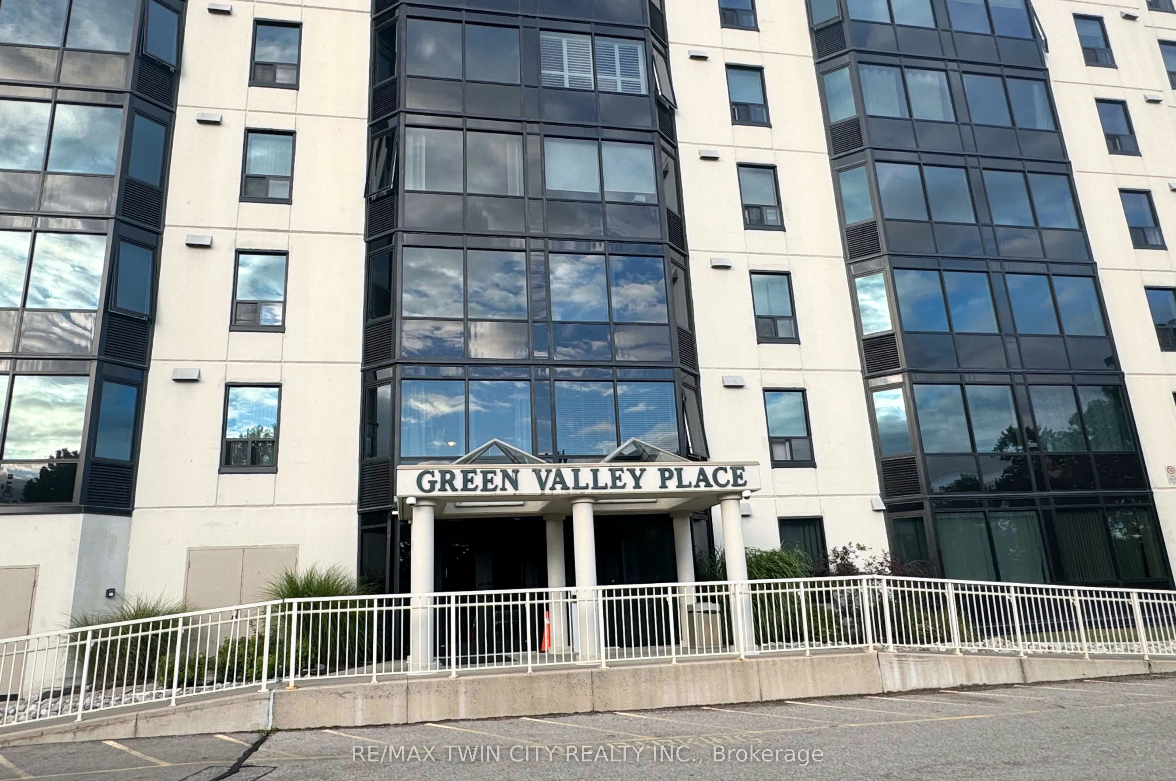 35 Green Valley Drive, #1605