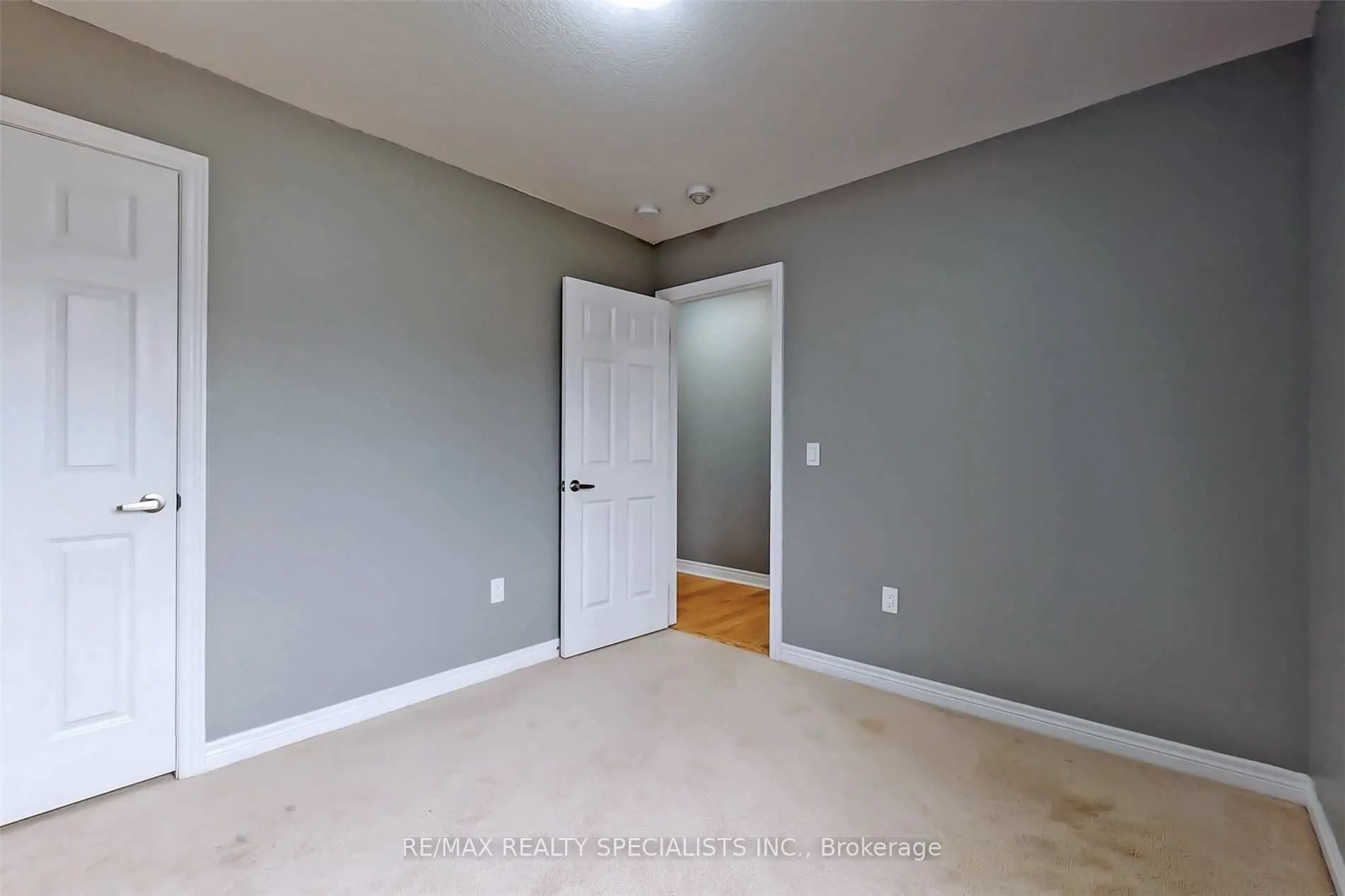 1191 Upper Thames Drive