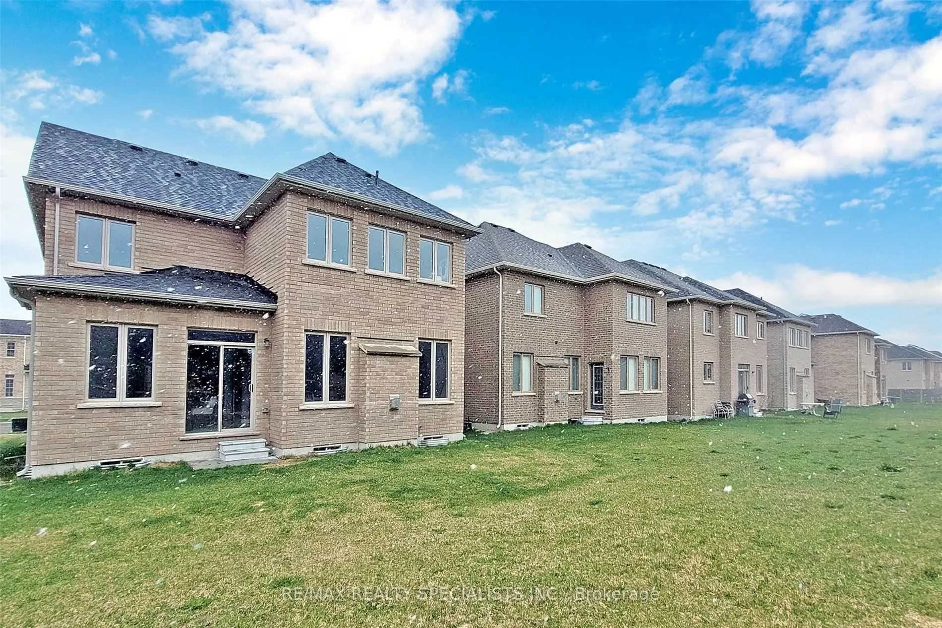 1191 Upper Thames Drive