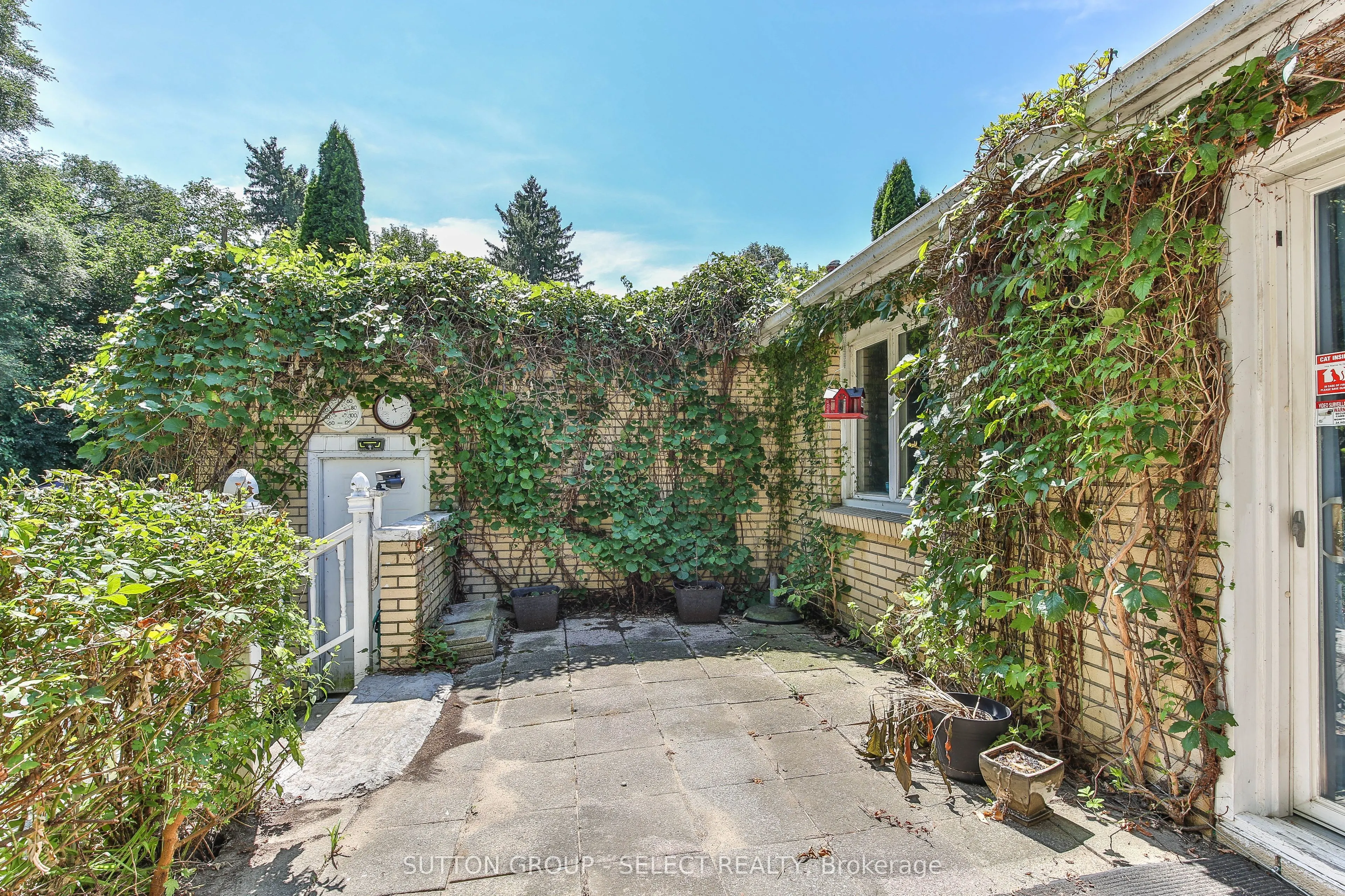 25 FOSTER Avenue