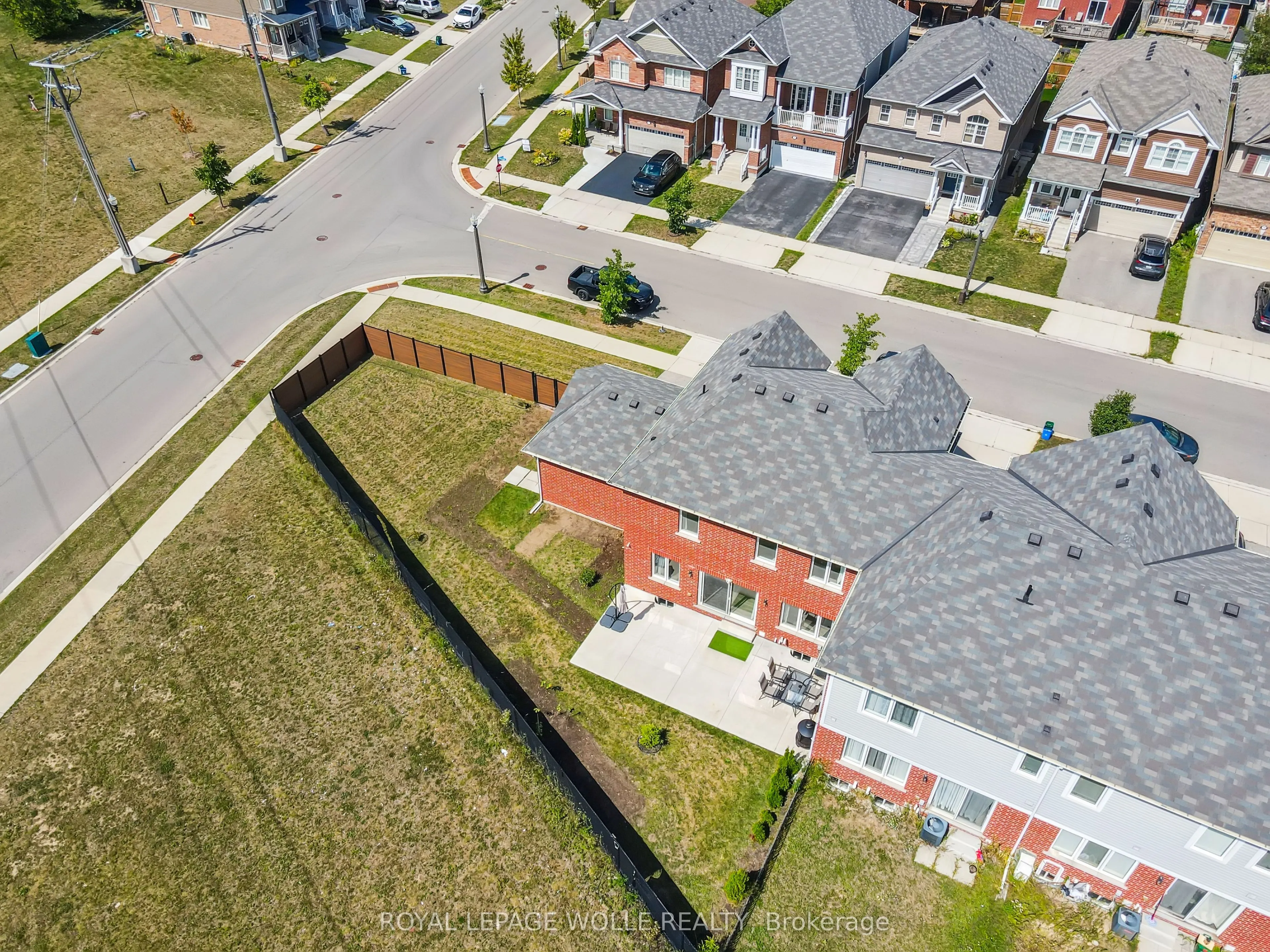 2 Watermill Street
