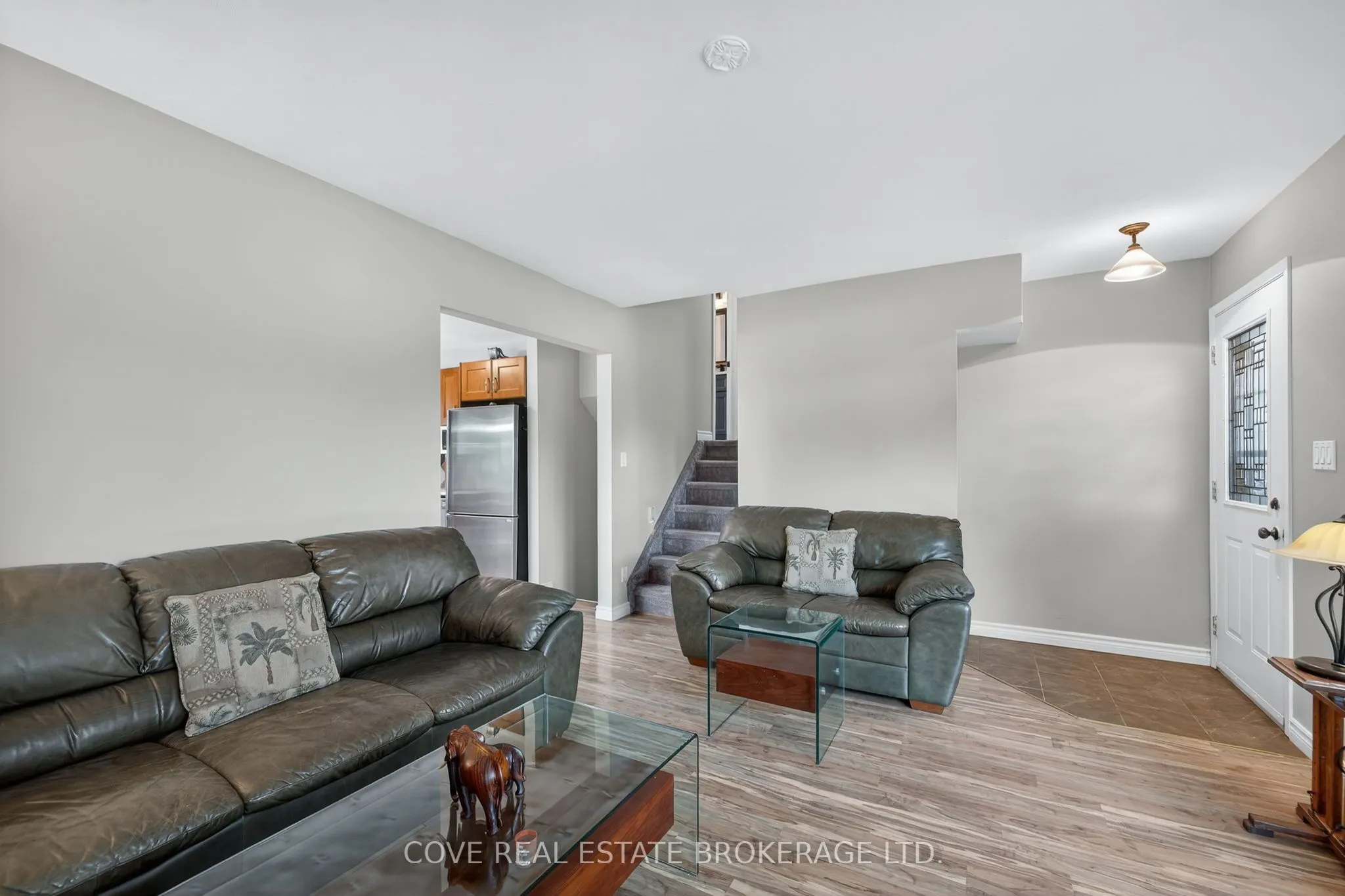 2 Aspen Avenue