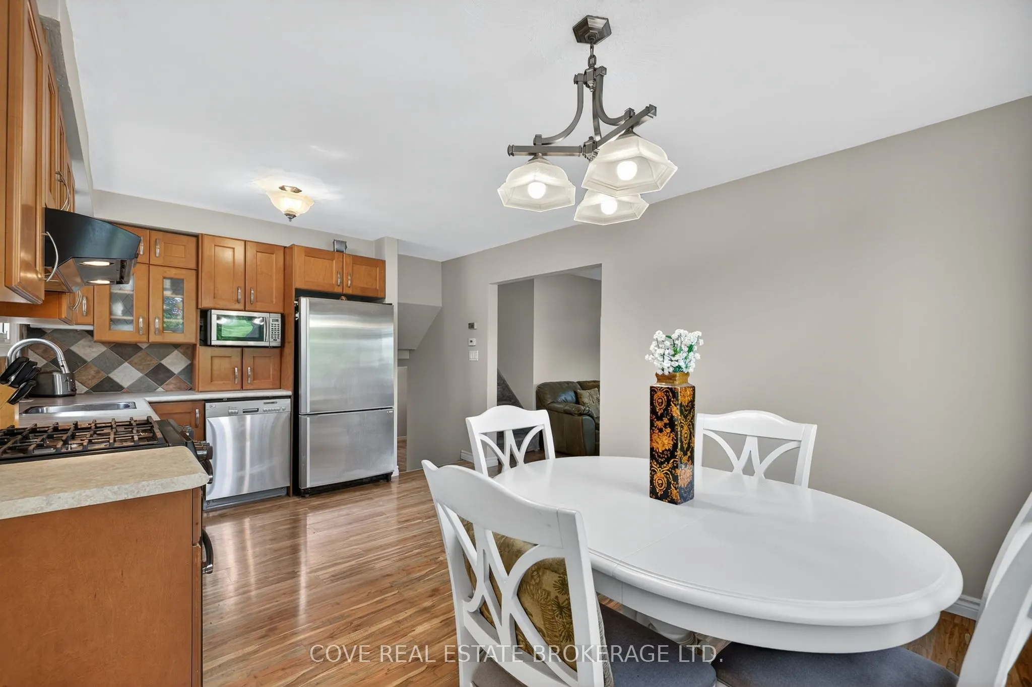 2 Aspen Avenue