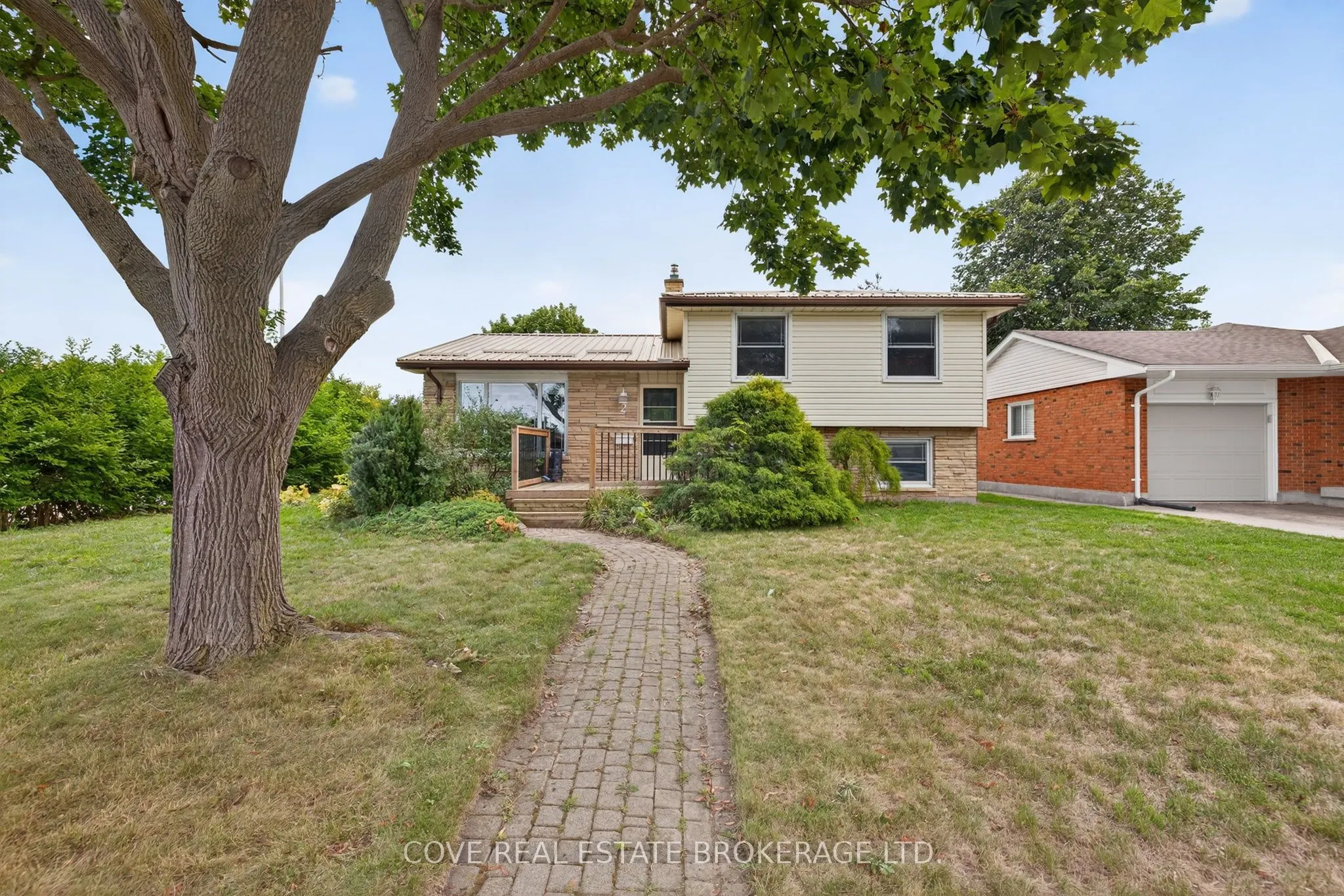 2 Aspen Avenue