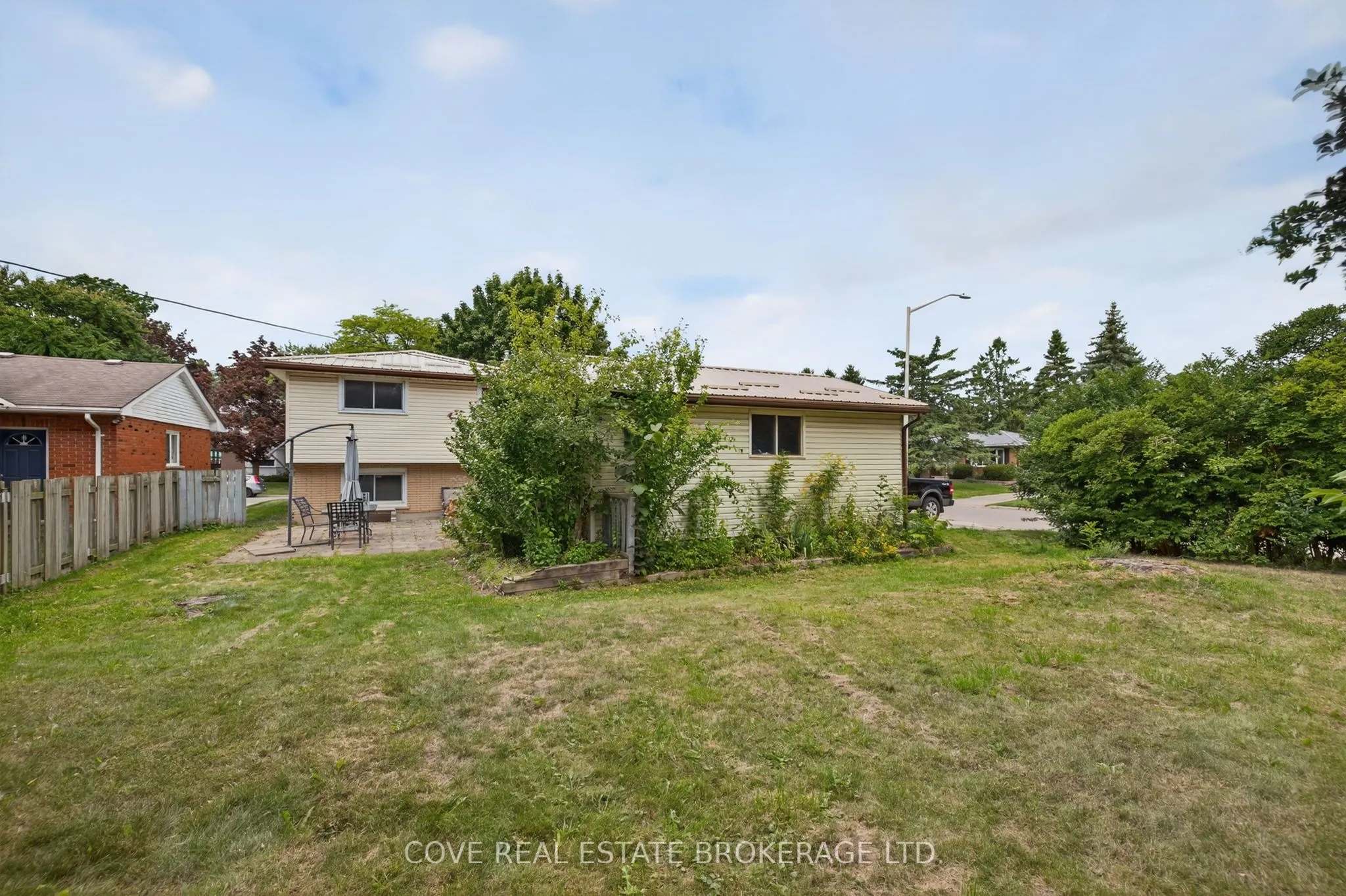 2 Aspen Avenue
