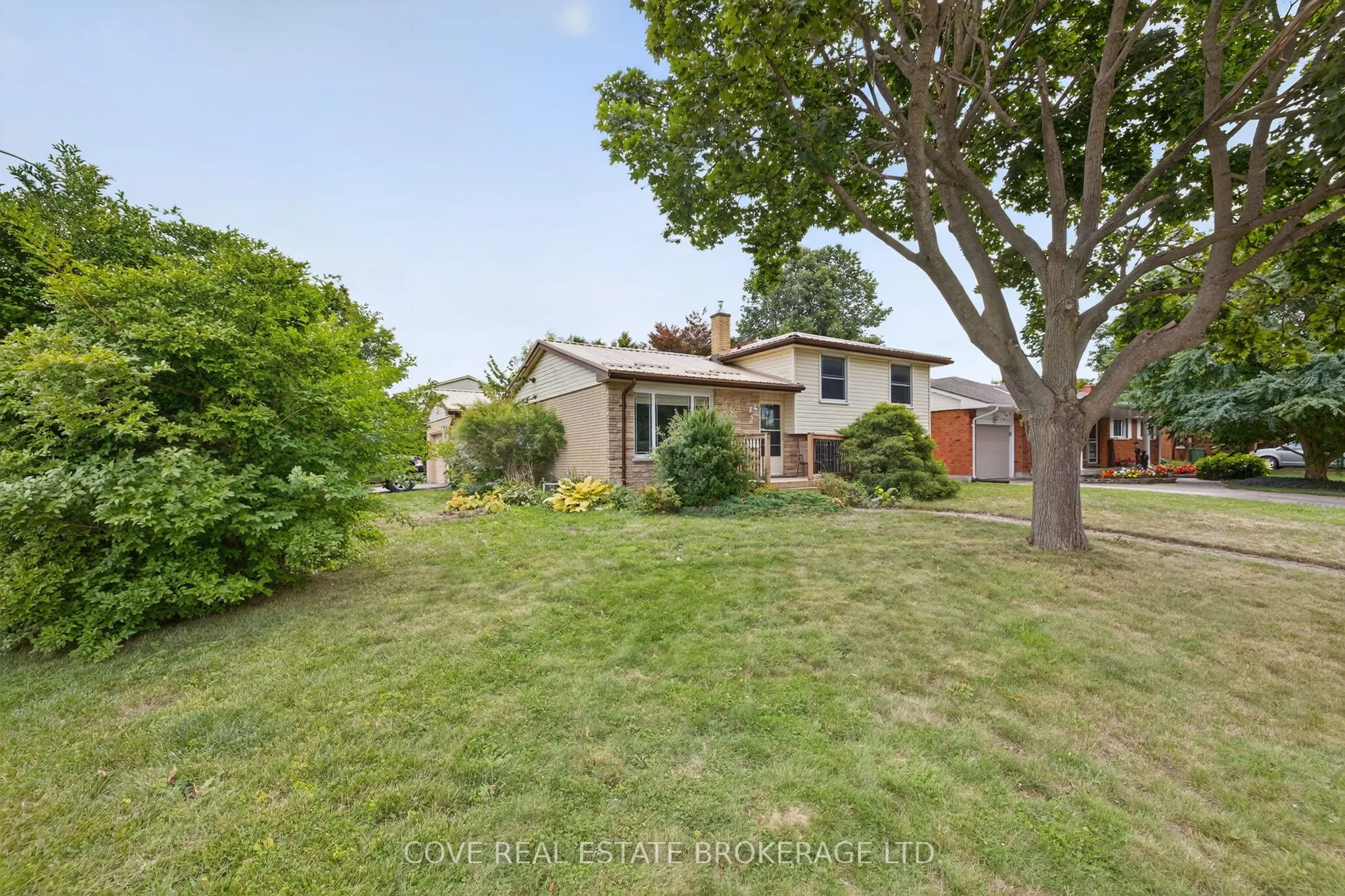2 Aspen Avenue