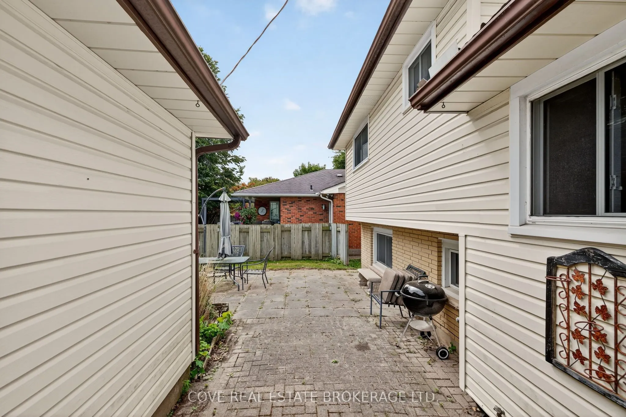 2 Aspen Avenue