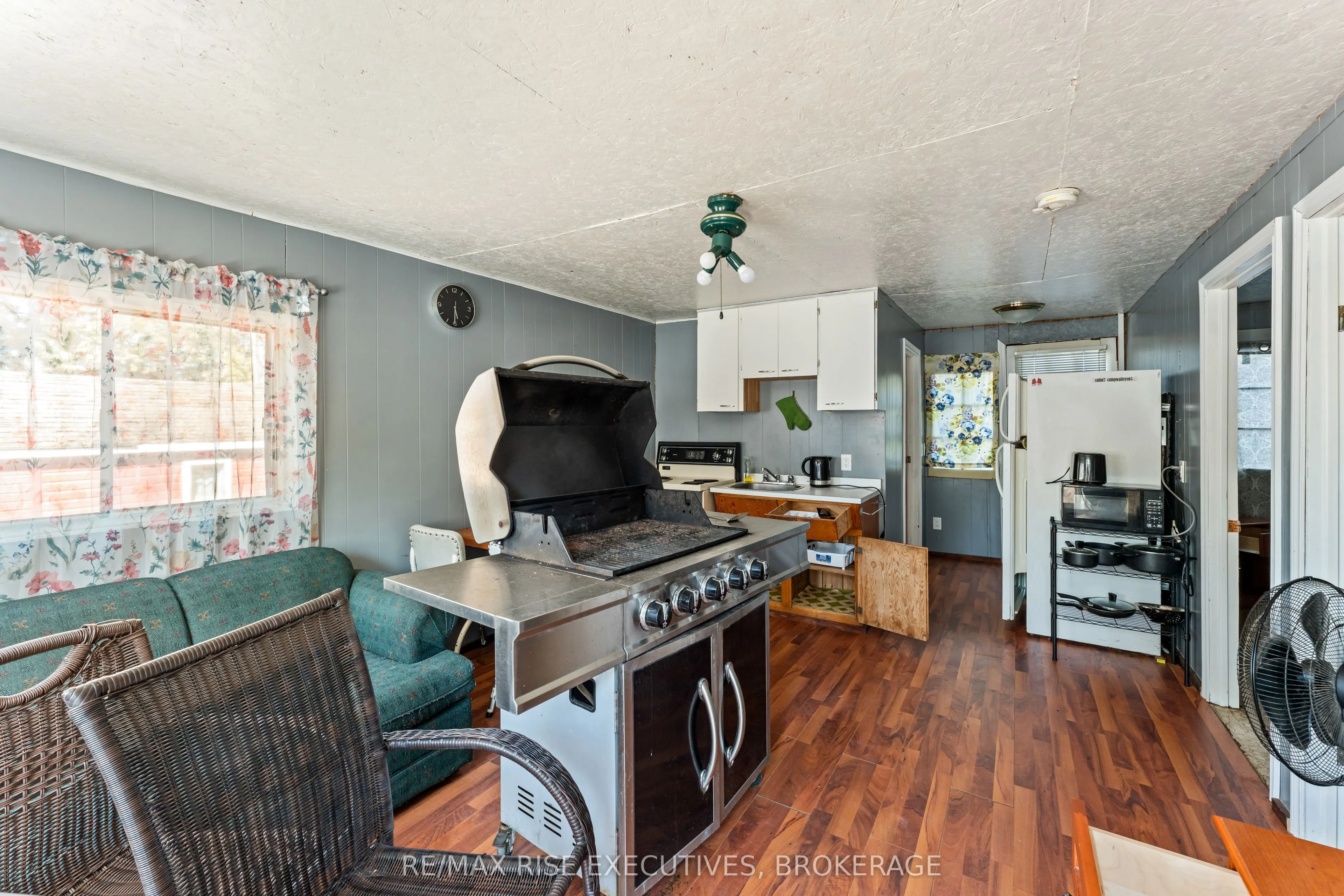 1264 Cox Road