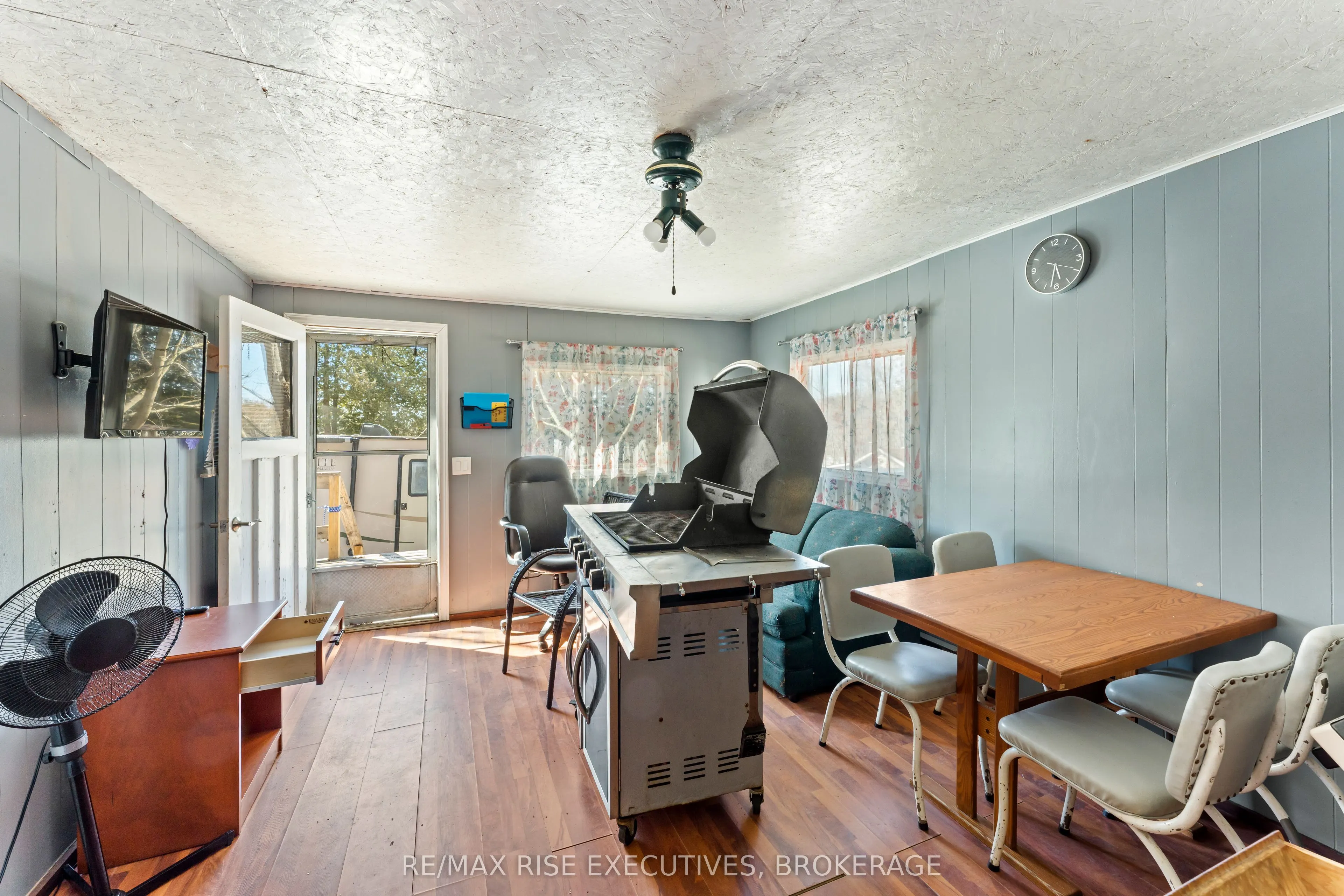 1264 Cox Road
