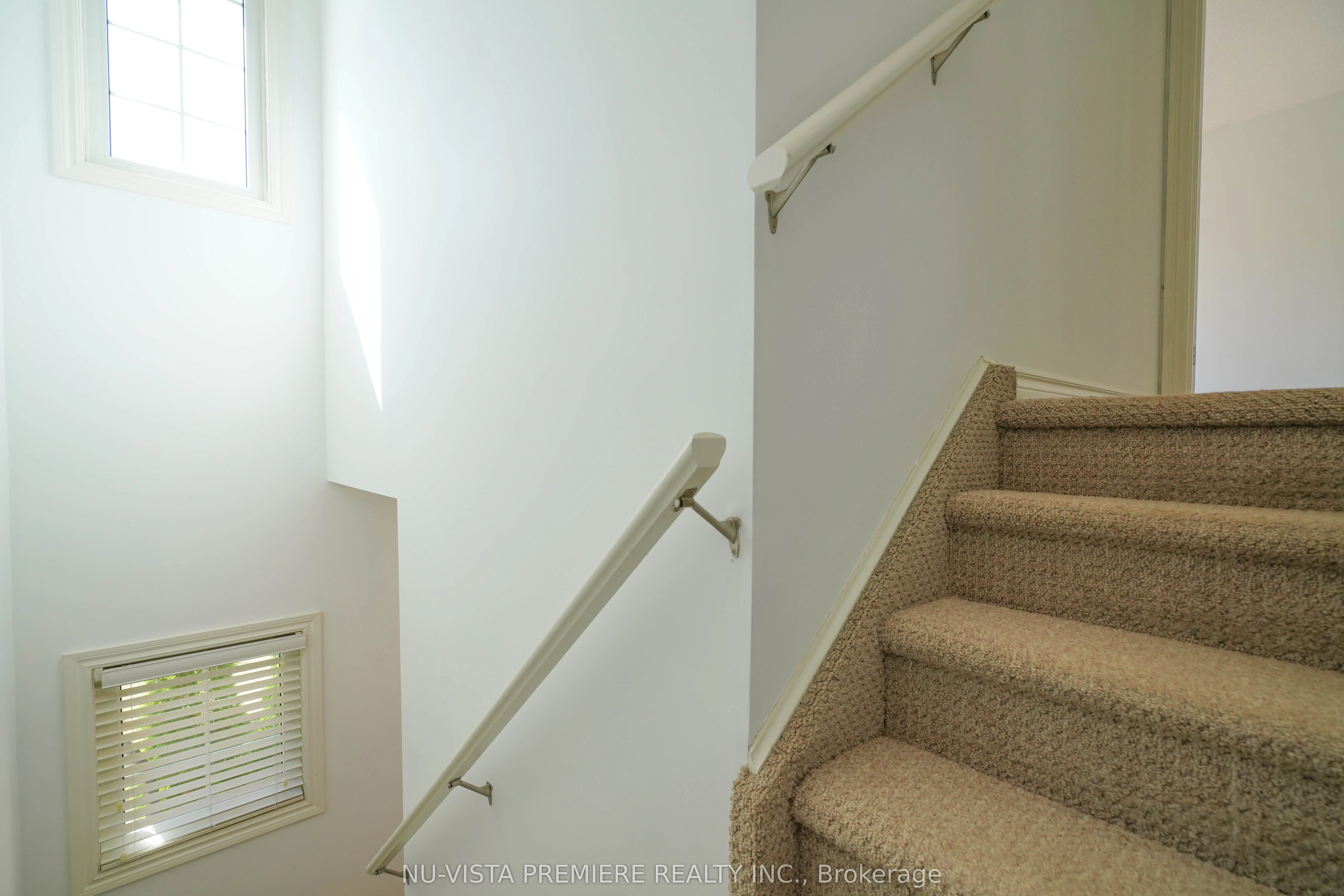 976 Bitterbush Crescent, #3
