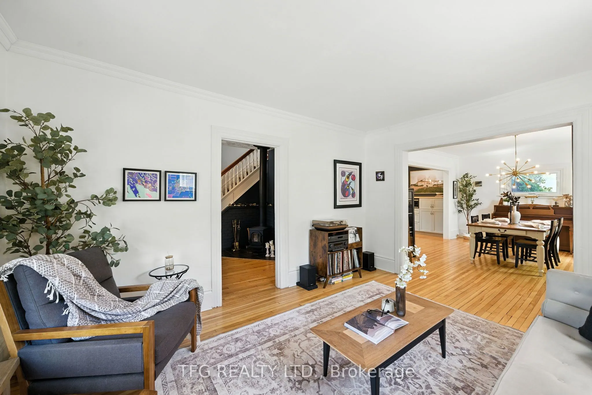 384 Ball Street