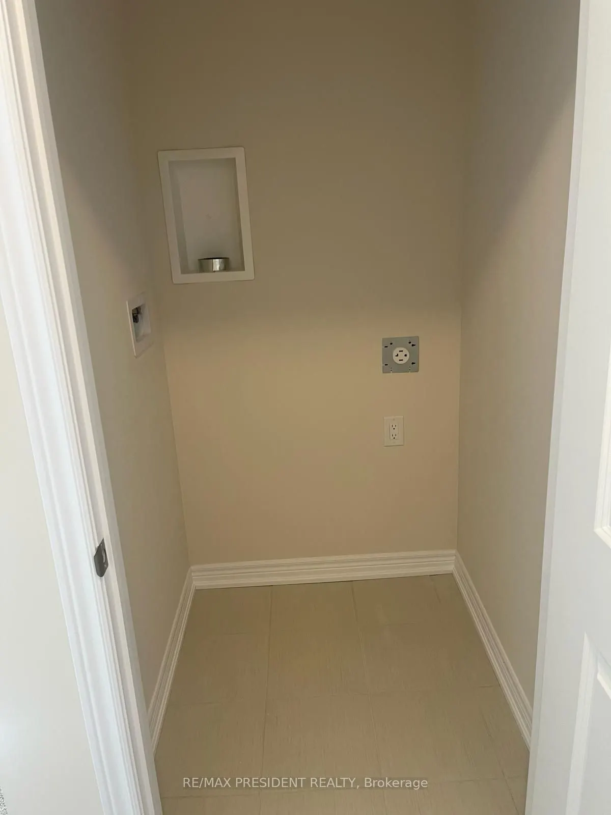 10 Birmingham Drive, #105