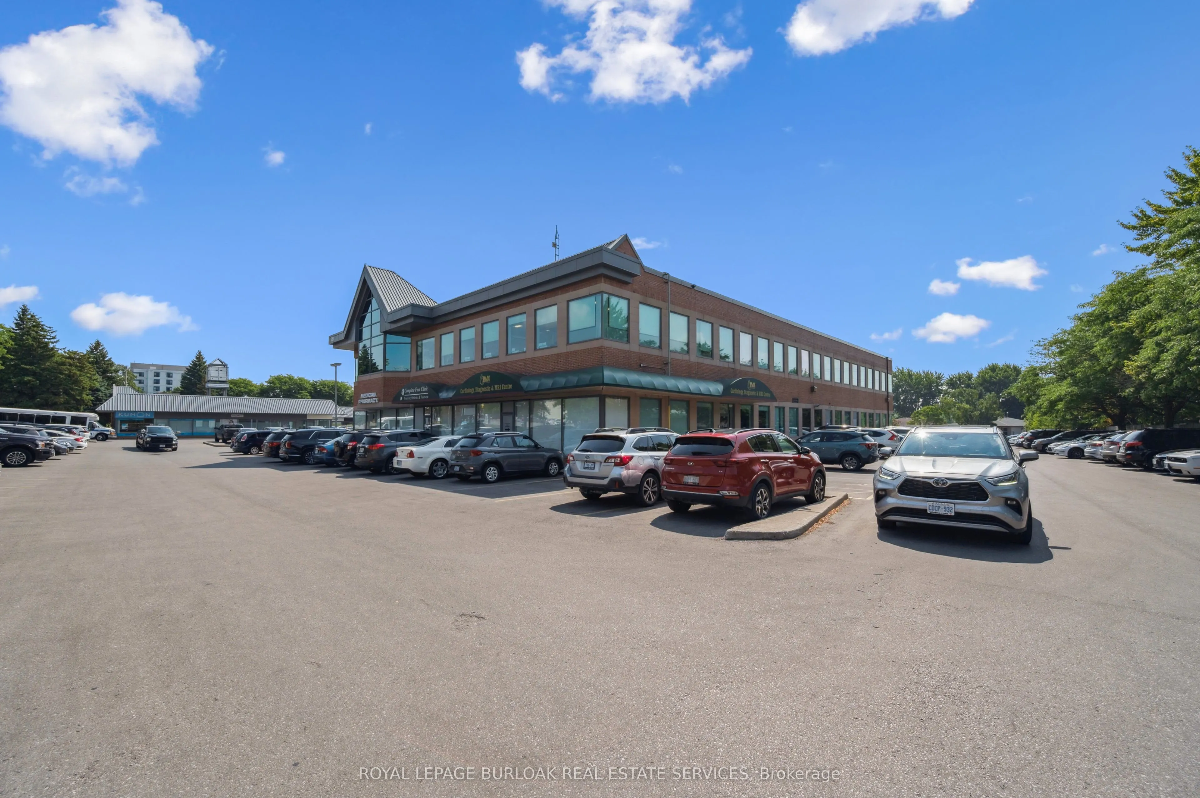 751 Victoria Street S, #B103