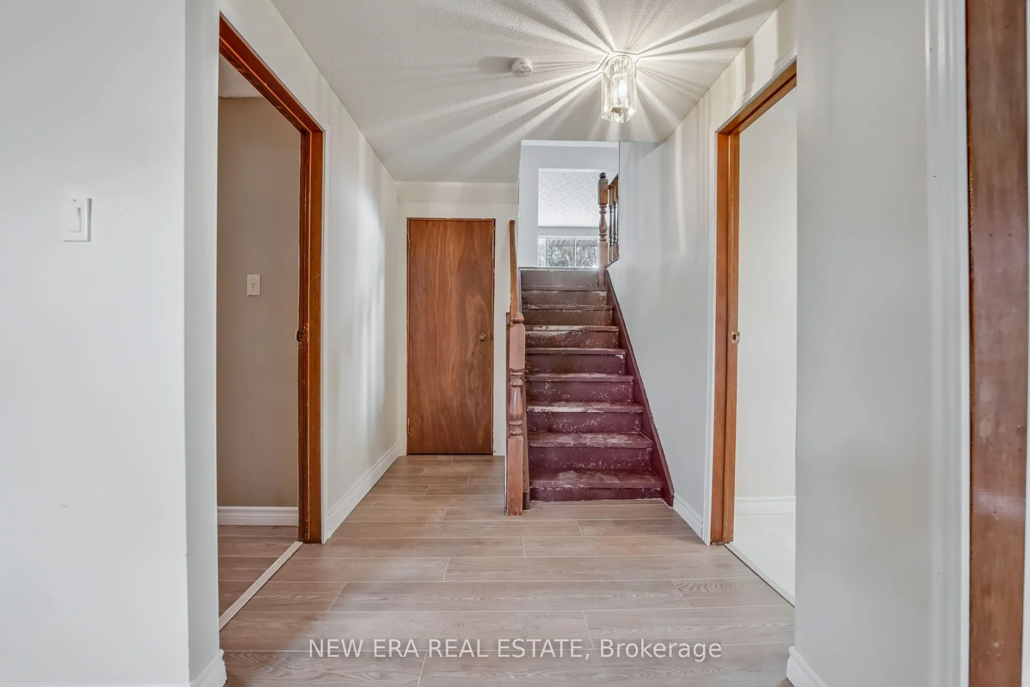 3 Envoy Boulevard